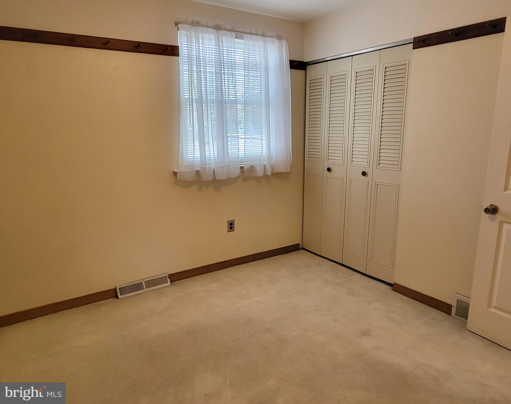 LORANE ORCHARD - Residential