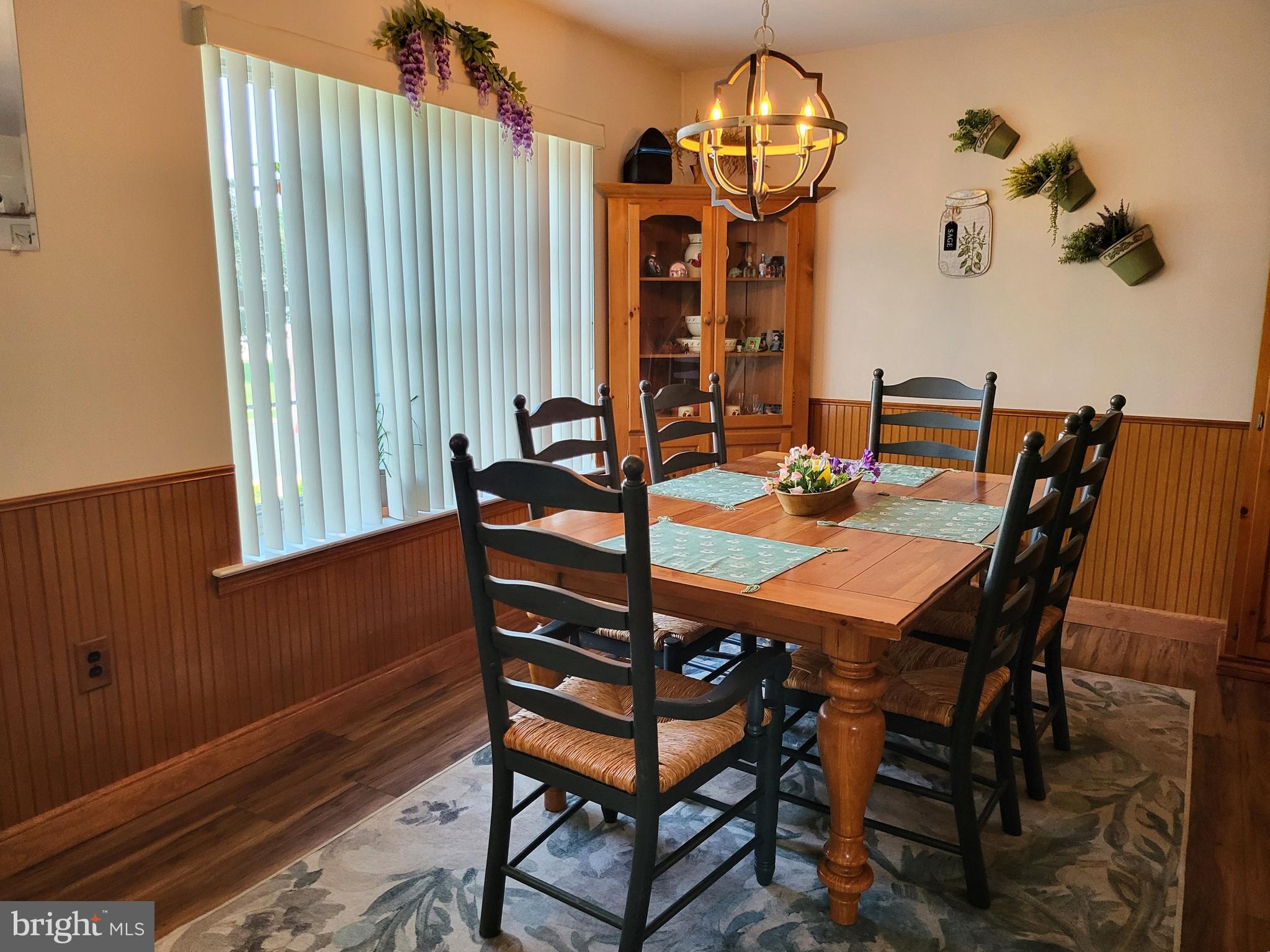 LORANE ORCHARD - Residential