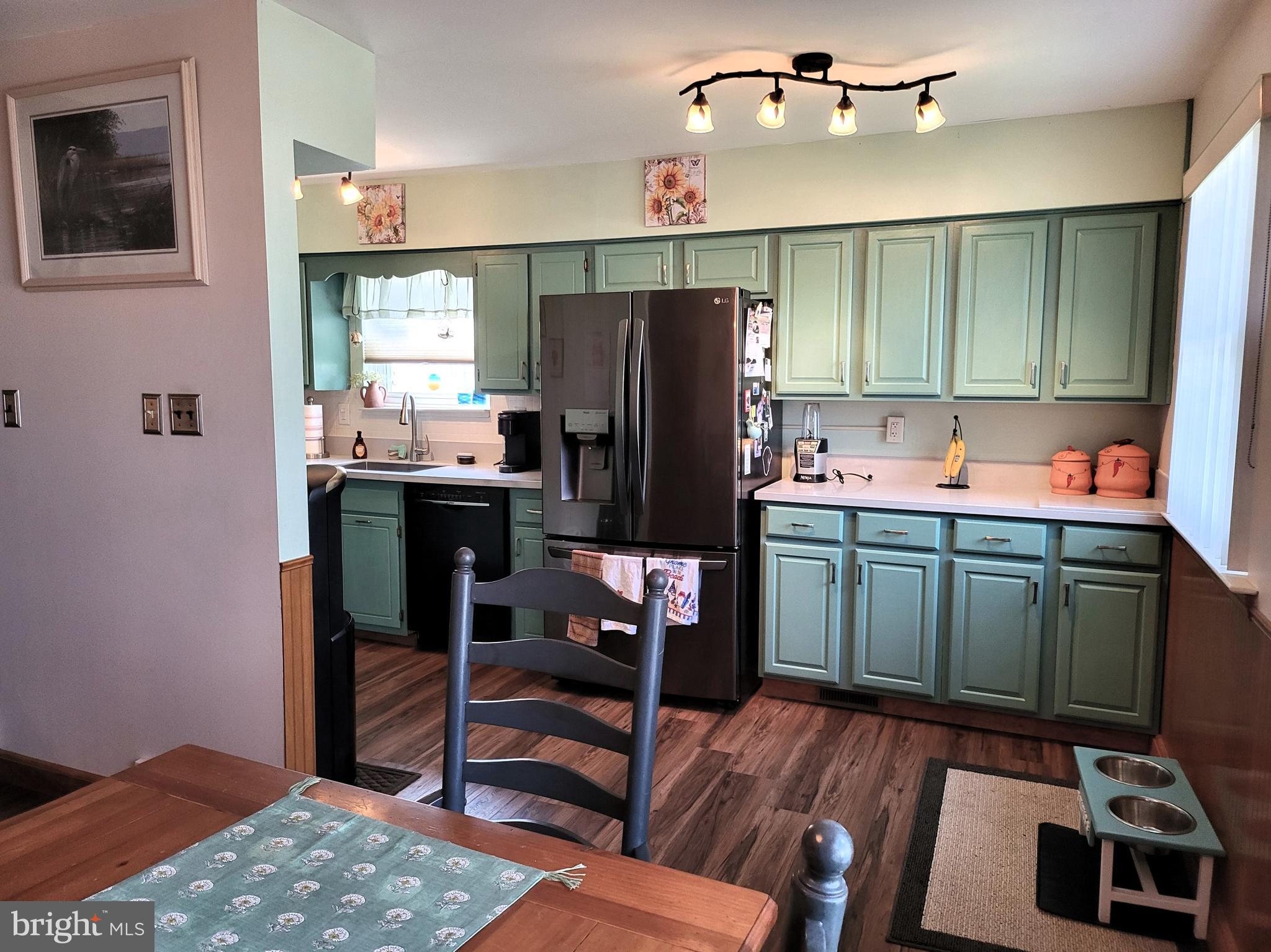 LORANE ORCHARD - Residential