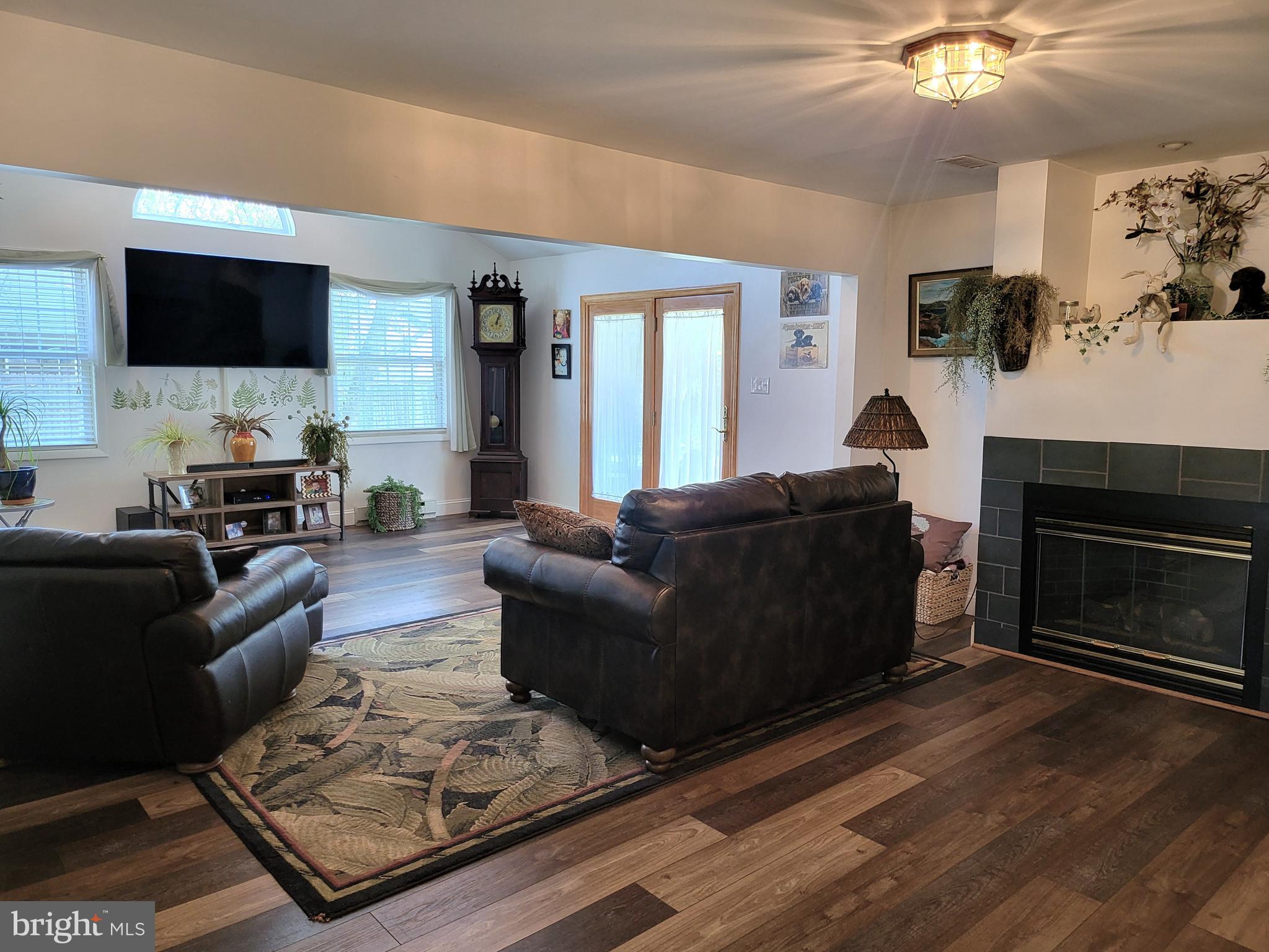 LORANE ORCHARD - Residential