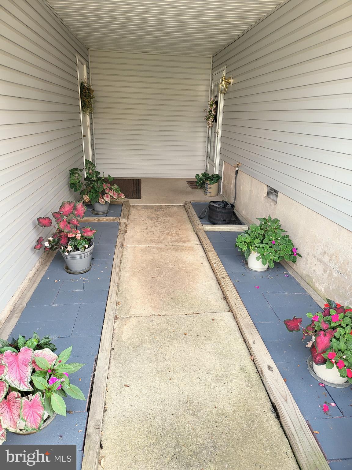 LORANE ORCHARD - Residential