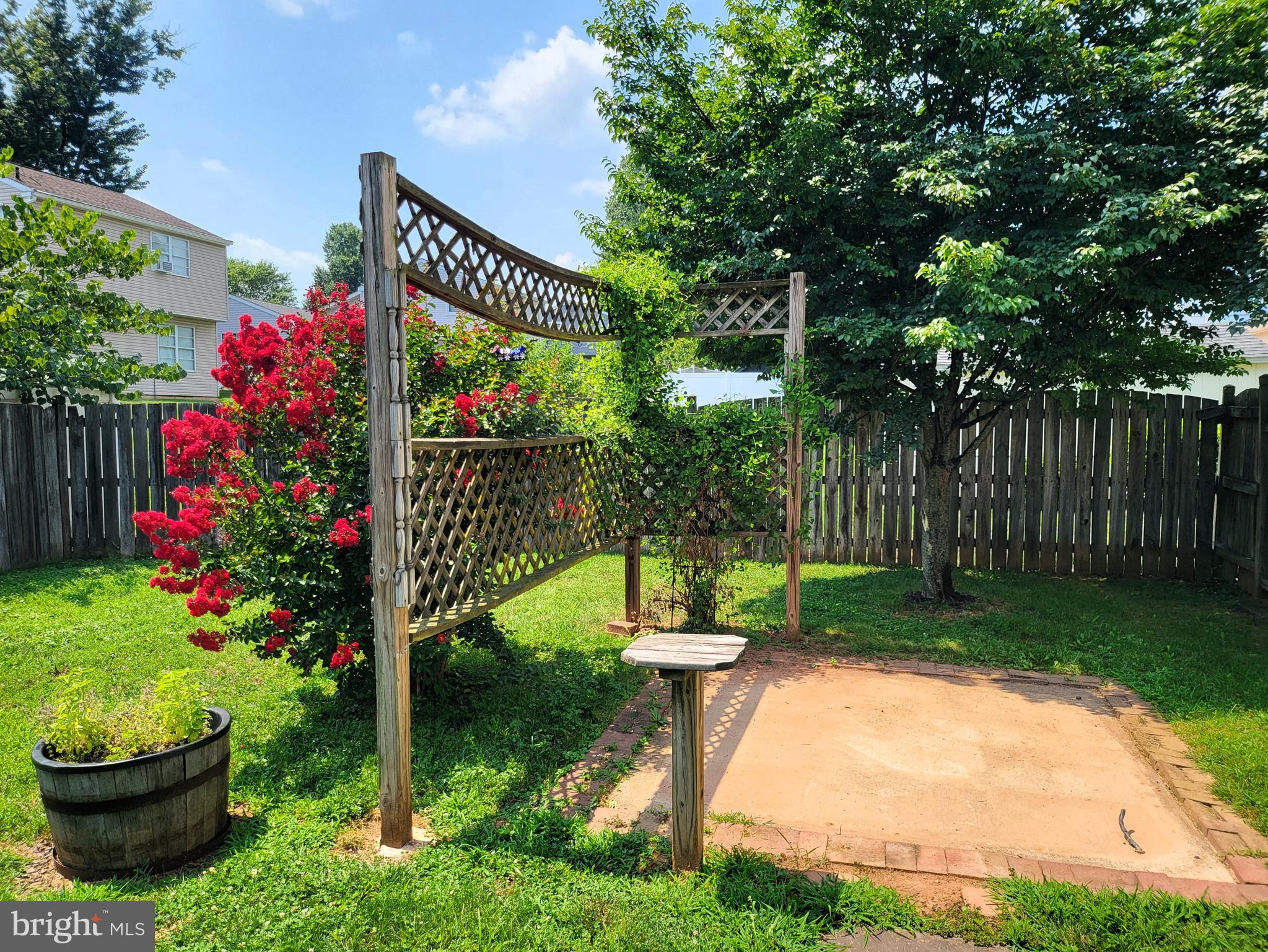 LORANE ORCHARD - Residential