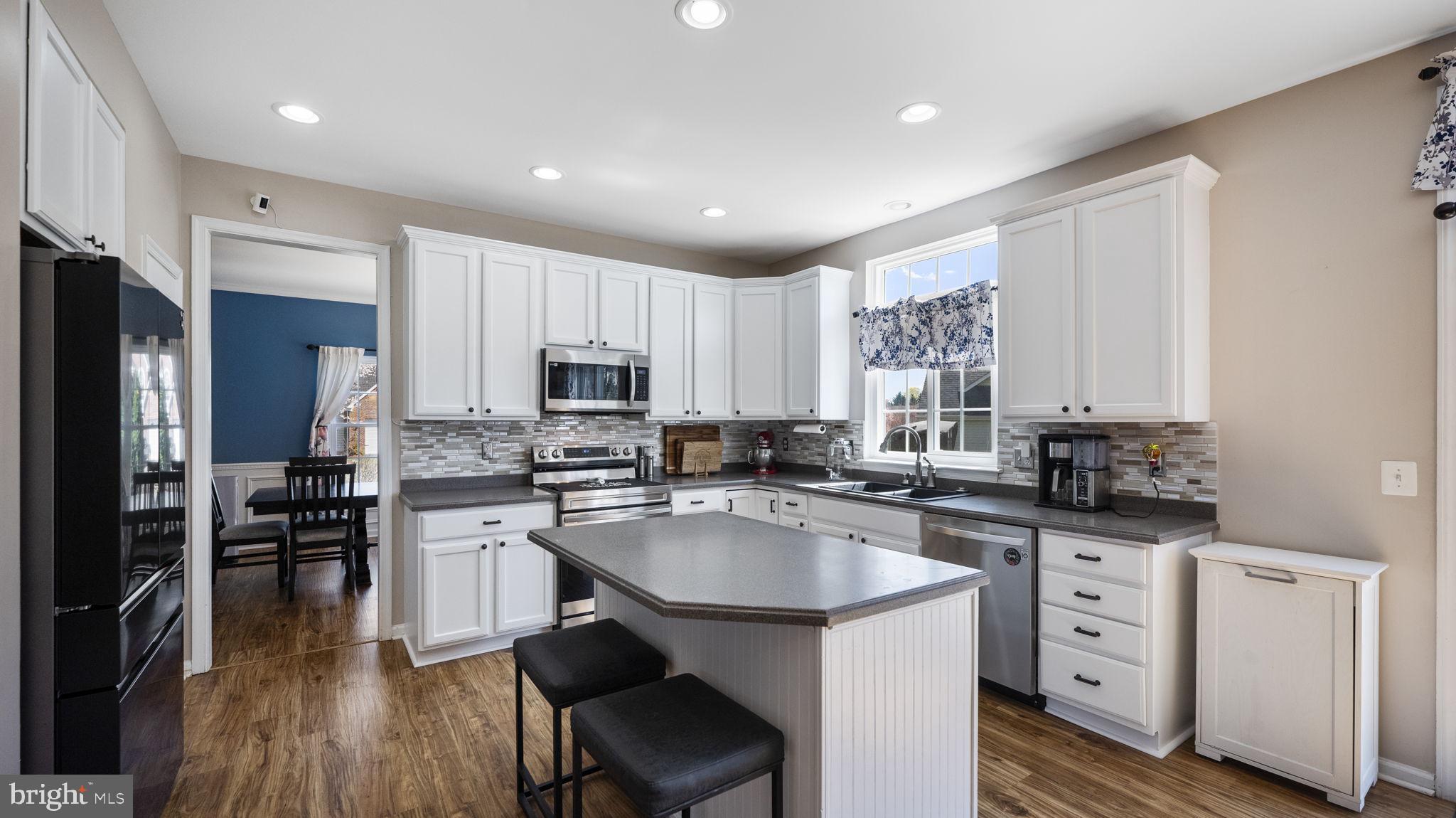 LOCUST HILL - Residential