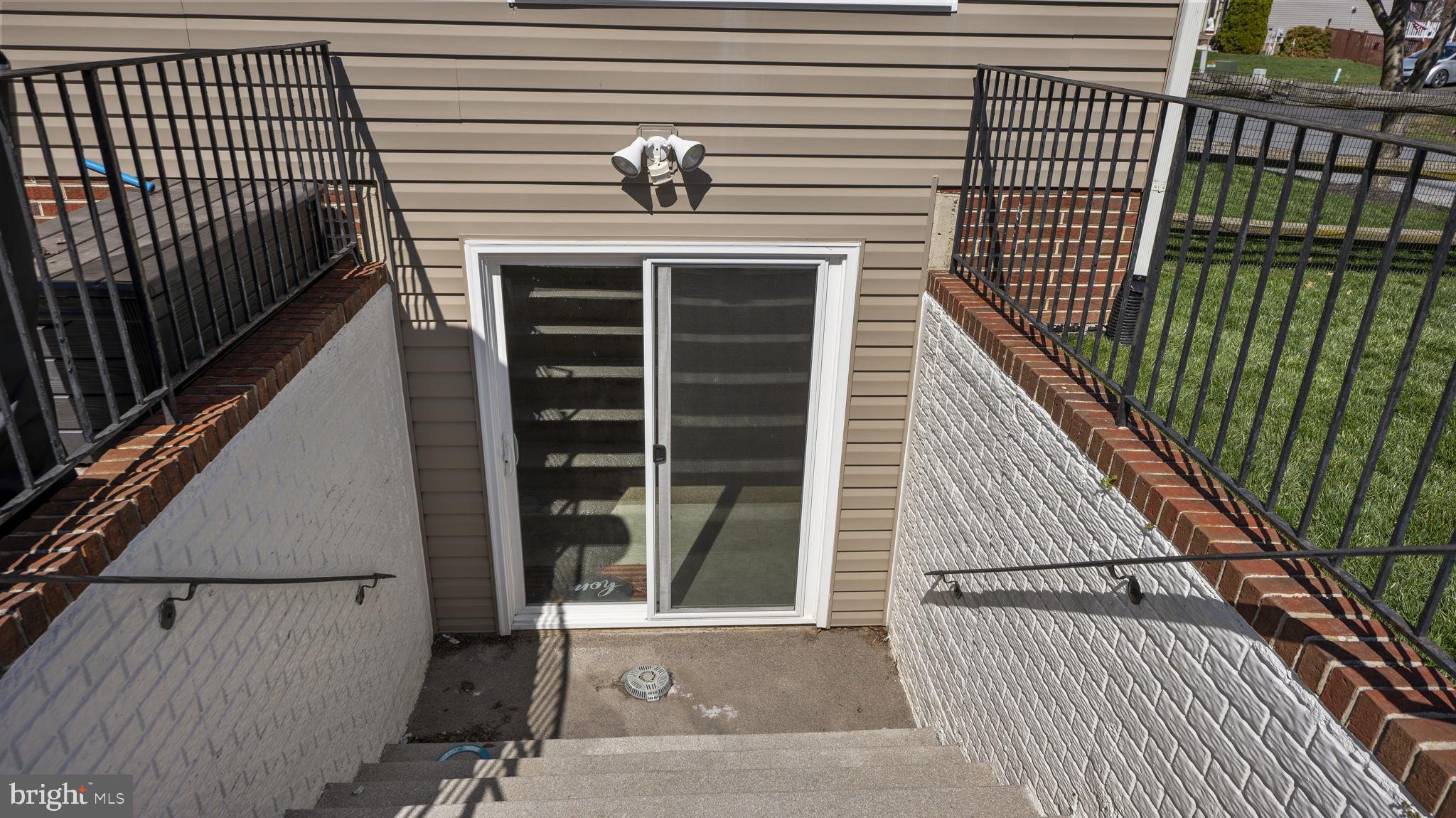 LOCUST HILL - Residential