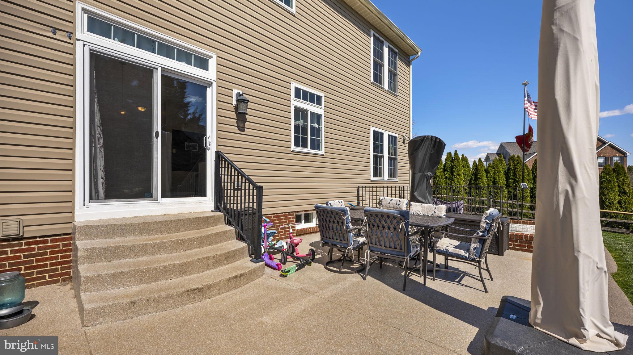 LOCUST HILL - Residential