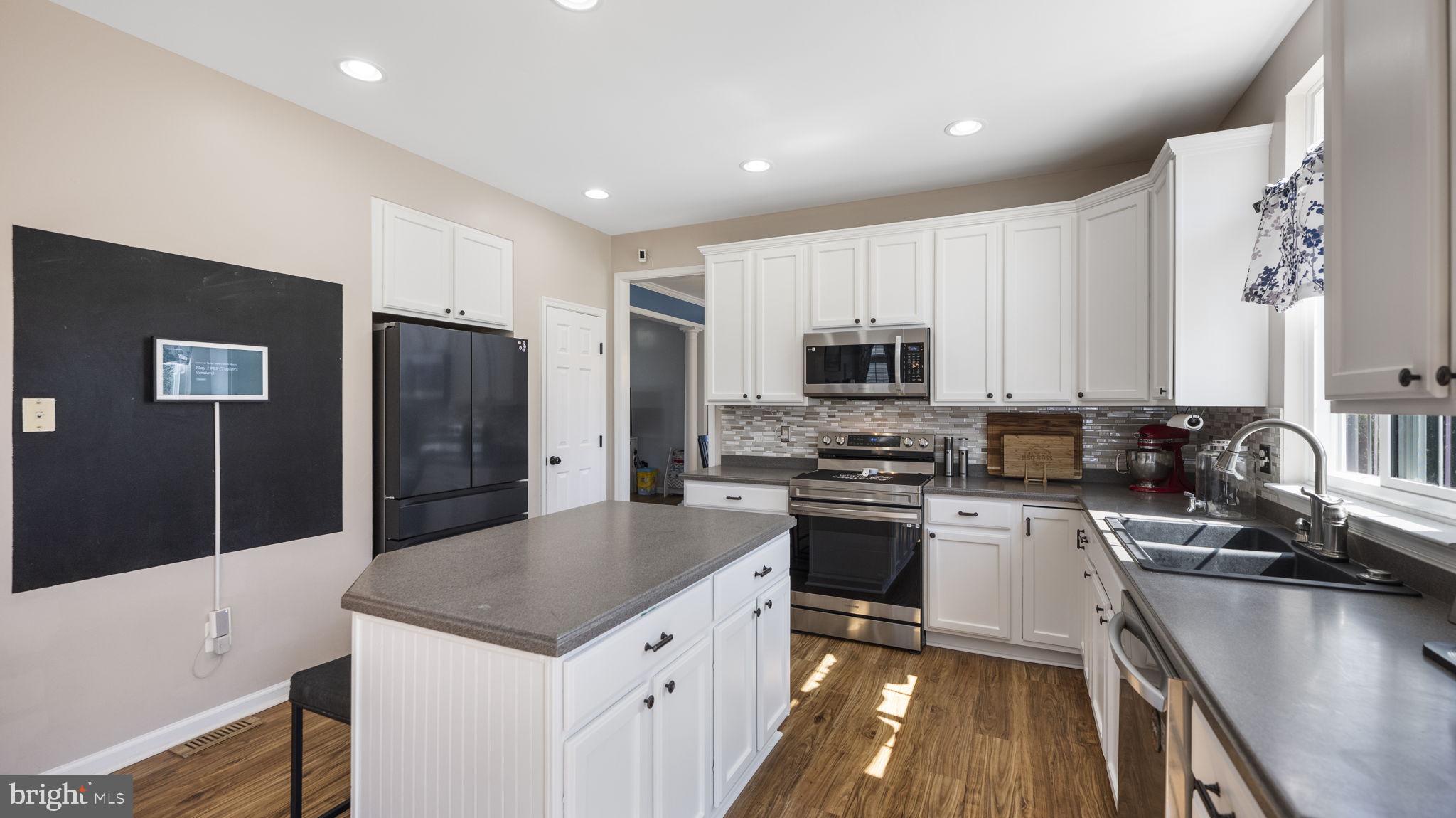 LOCUST HILL - Residential