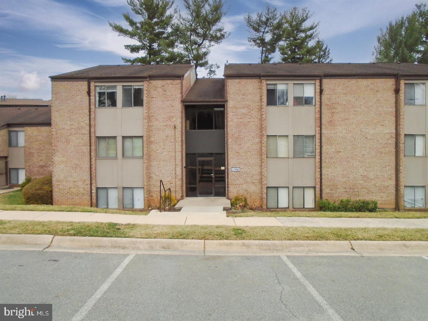 Bright sunny, huge living room windows, 2 bed rooms, 2 full bathes. Large Garden CONDO. NEW washier & Dryer, Kitchen Appliances。 Fully renovated, bathroom vanities, fixtures, fresh new paint, quality flooring. Walking/Lake Path, Play Ground, SWIMMING TOD/ADULT POOL, CLUB HOUSE, WALK TO BUS STOP, SCHOOL, LIBRARY, SHOPPING , DINING, MALL, ALL UTILITIES INCLUDED IN RENT ( except Cable, and Internet ).
The rent includes water and Electricity.
Credit Score Check Fee $50/applicant (nonrefundable) . Need last 2 months of paystub and photo ID. GCAAR Application form.