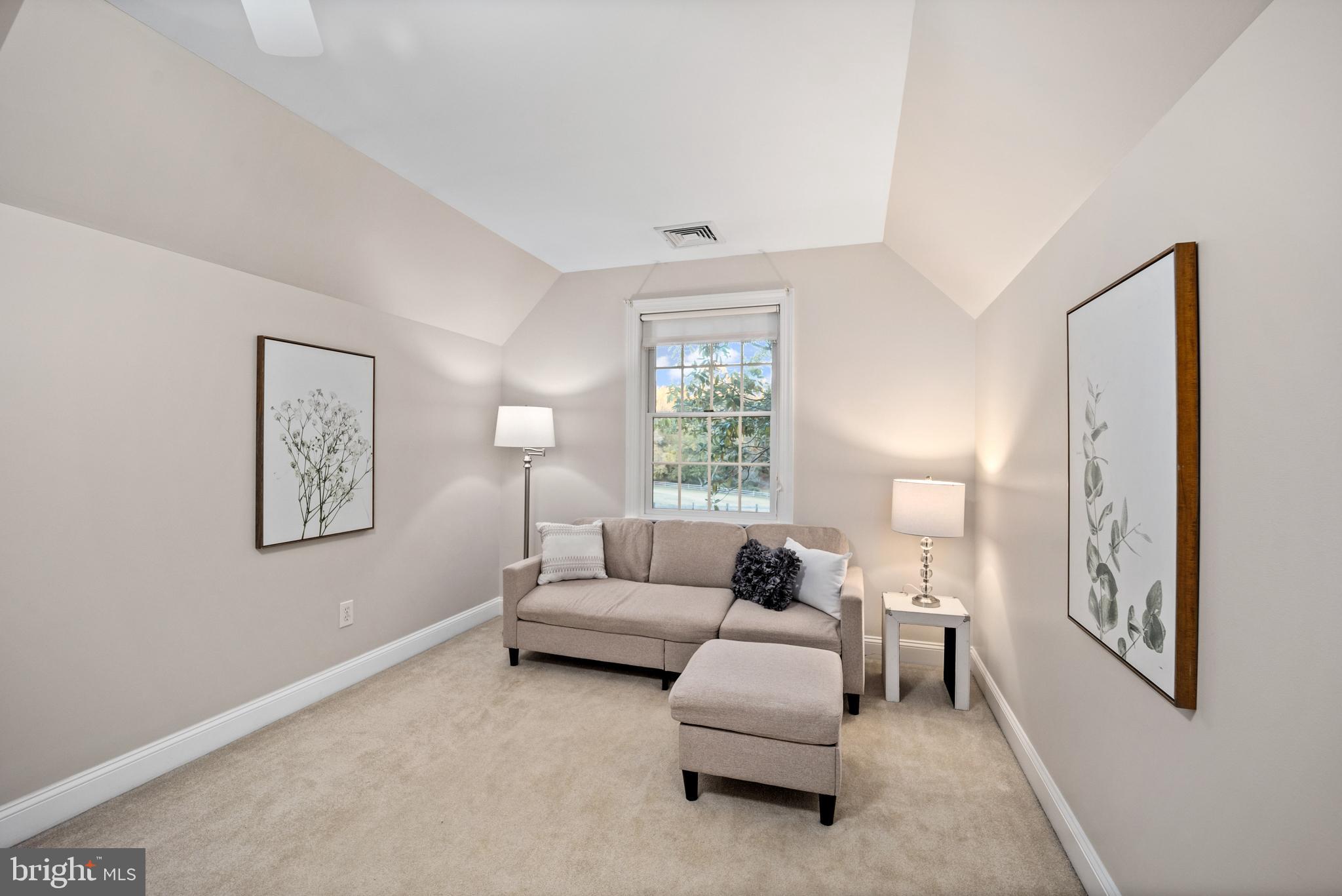 CHESHIRE KNOLL - Residential