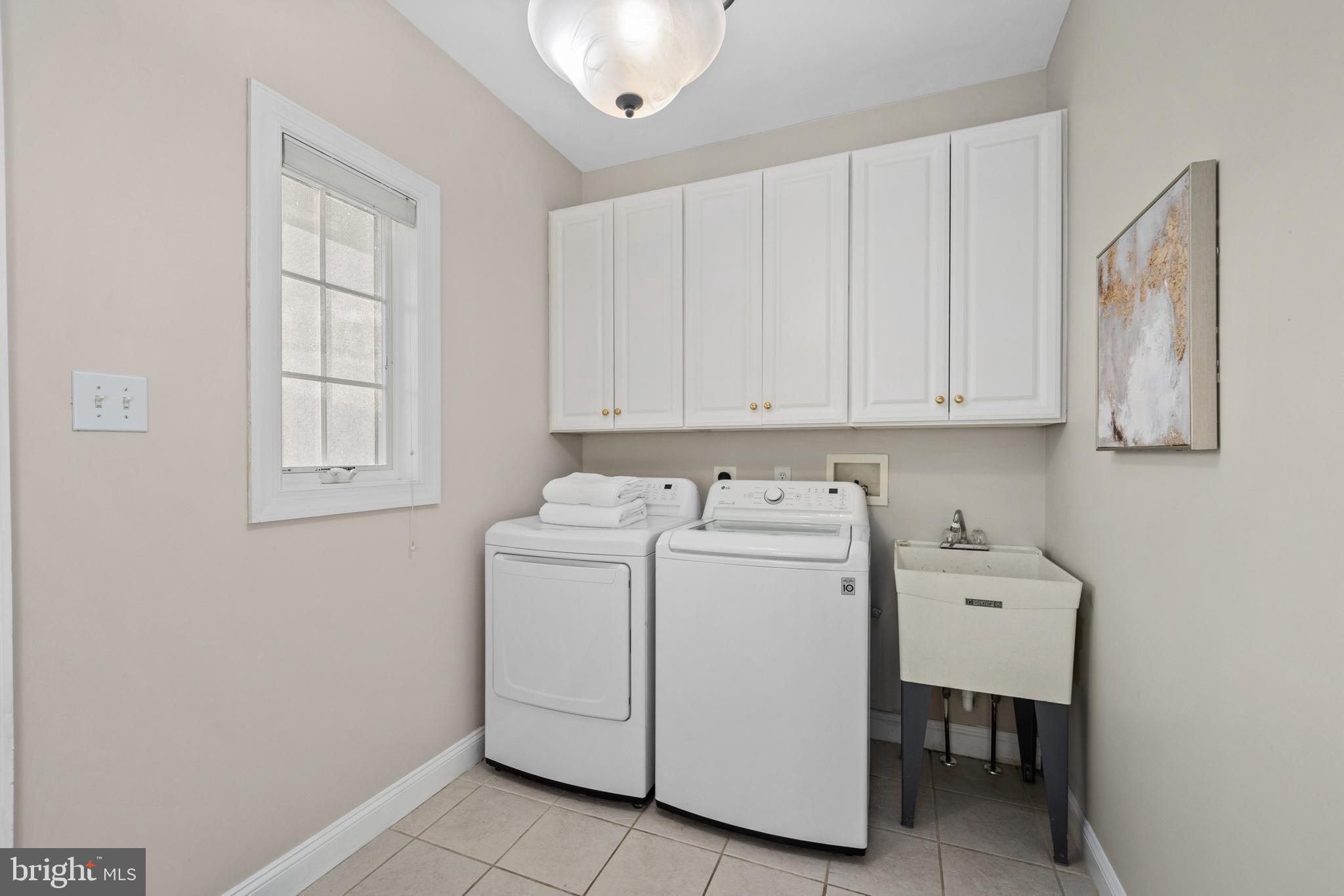 CHESHIRE KNOLL - Residential