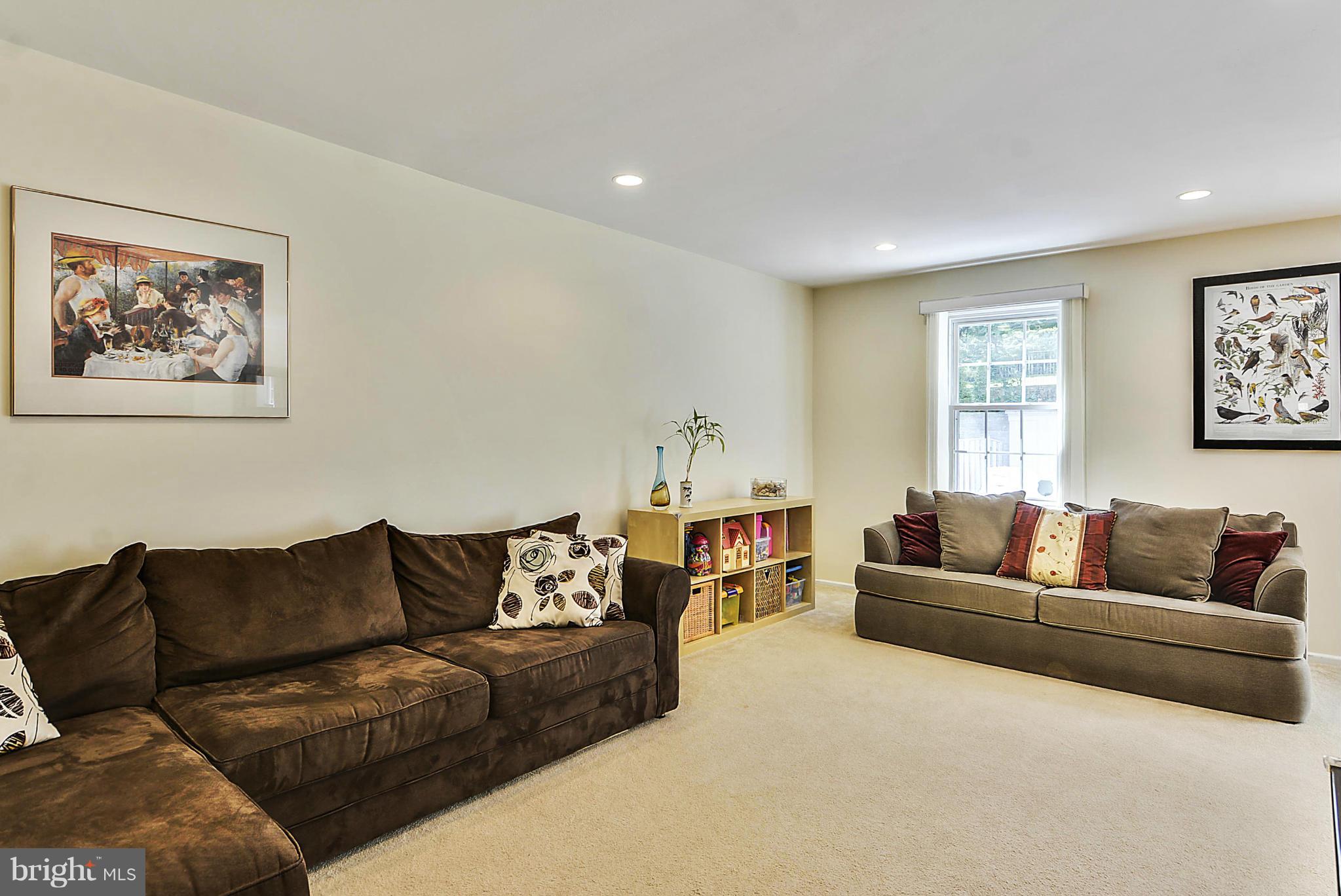 ROCKSHIRE TOWNHOMES - Residential