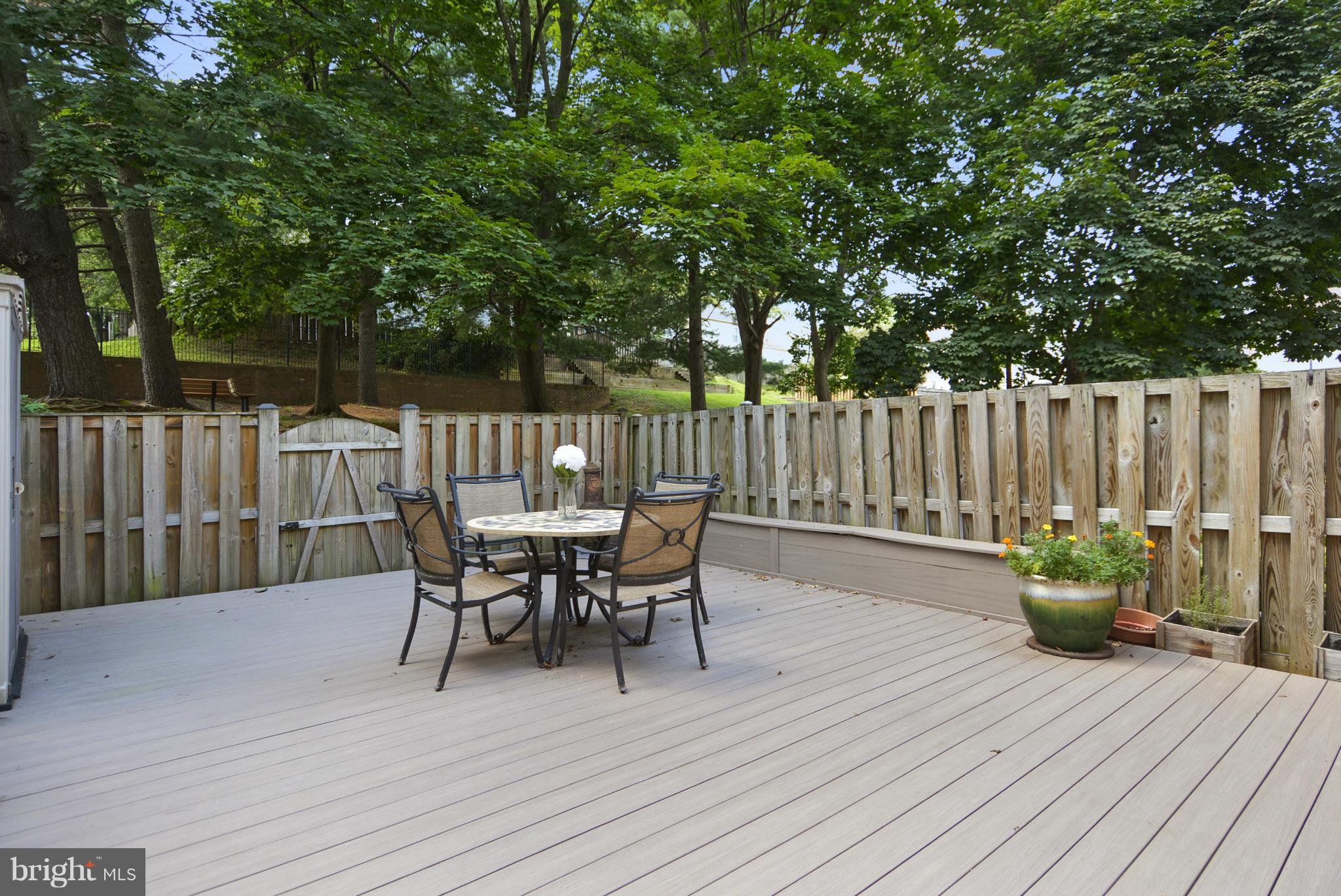 ROCKSHIRE TOWNHOMES - Residential