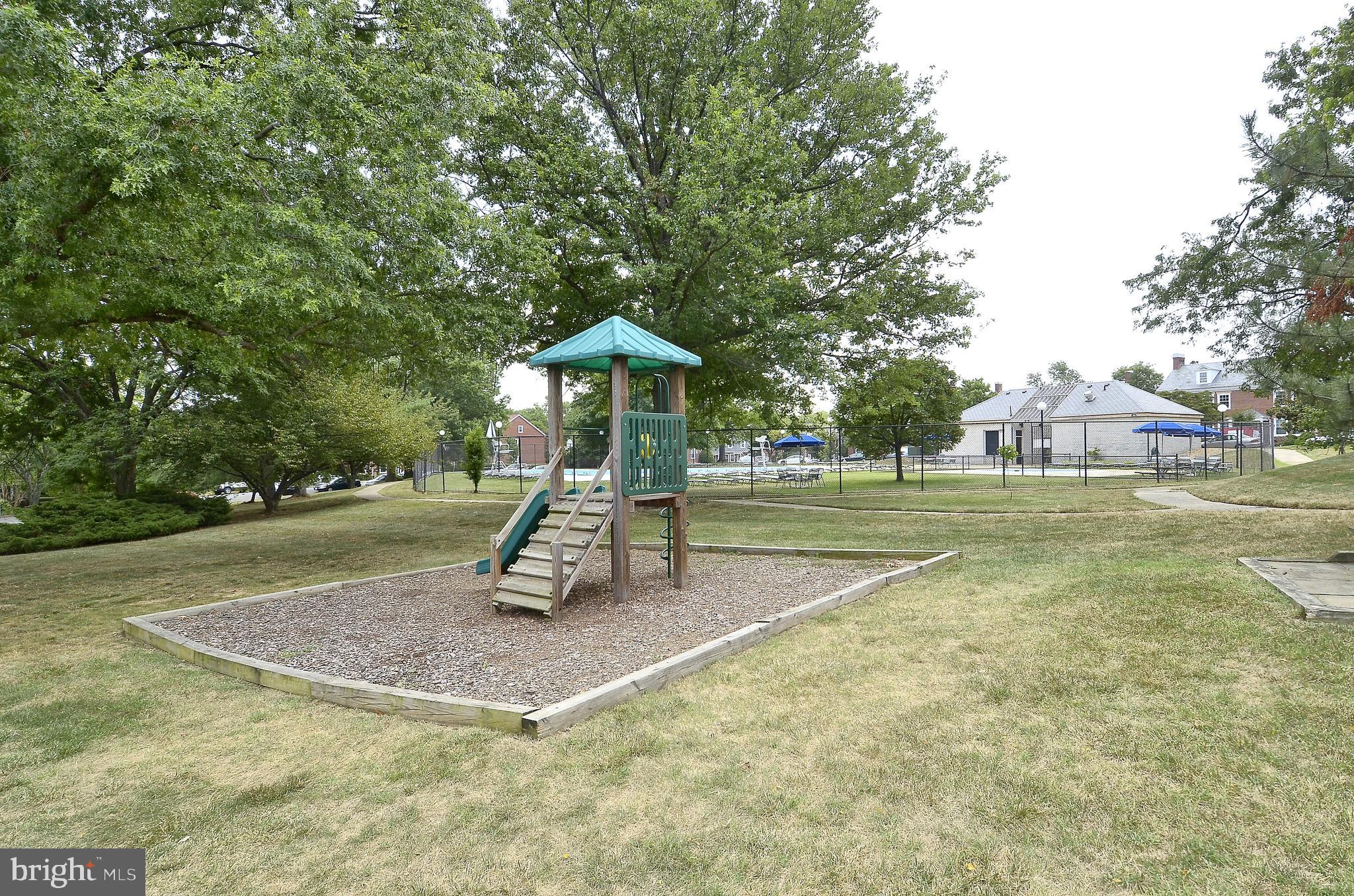 FAIRLINGTON COMMONS - Residential