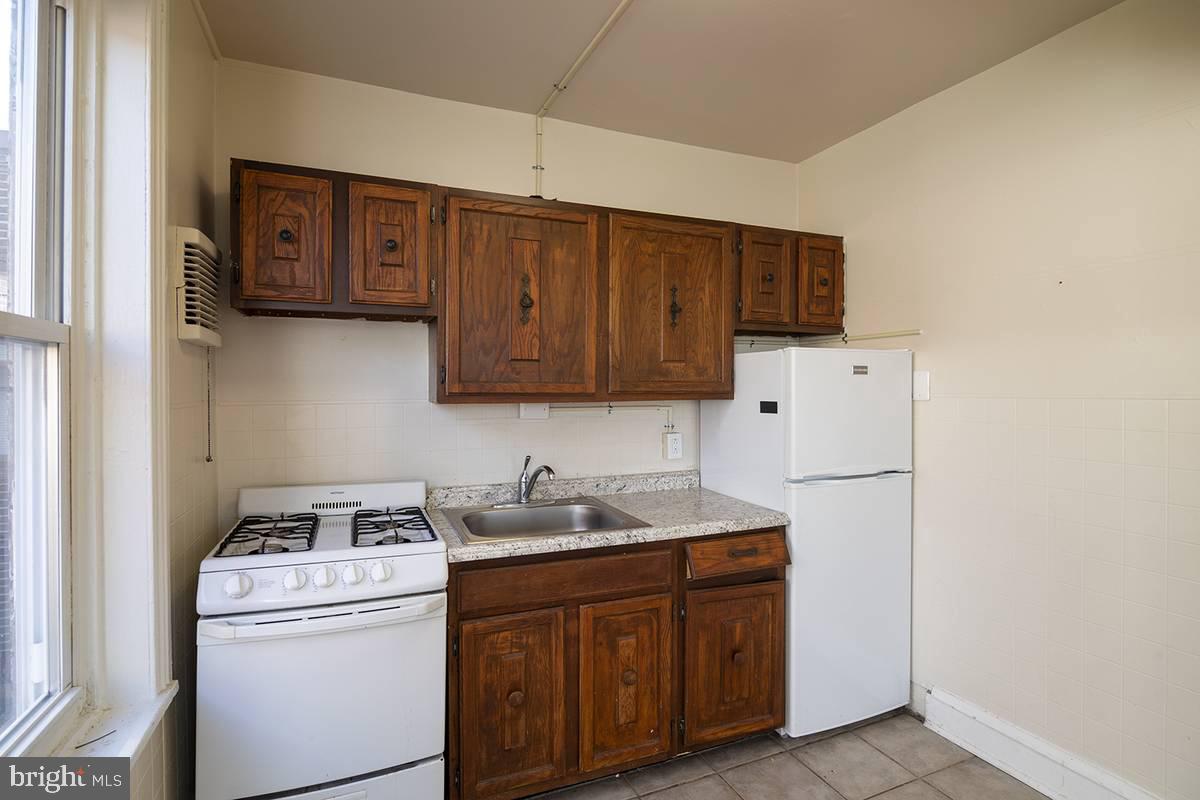 Available now. Flexible lease terms available! No application fee! We only require the security deposit and first month's rent to move in (no last month's rent upfront!) We are offering 5% off to healthcare workers, first responders, military, teachers, and restaurant workers. 675 credit score required. Other requirements apply. Cosigners accepted! Spacious studio apartment available in Rittenhouse Square! Features include hardwood floors, central AC, and plenty of natural light. Ideal location, easy access to Rittenhouse Square Park and the Schuylkill River Park, fine restaurants, shopping, transportation, the river, the w We are pet friendly! No breed or weight restrictions - just a one-time fee of $250/pet. Water is included in the rent. Only security deposit and first month's rent needed to move in! Credit requirements apply.