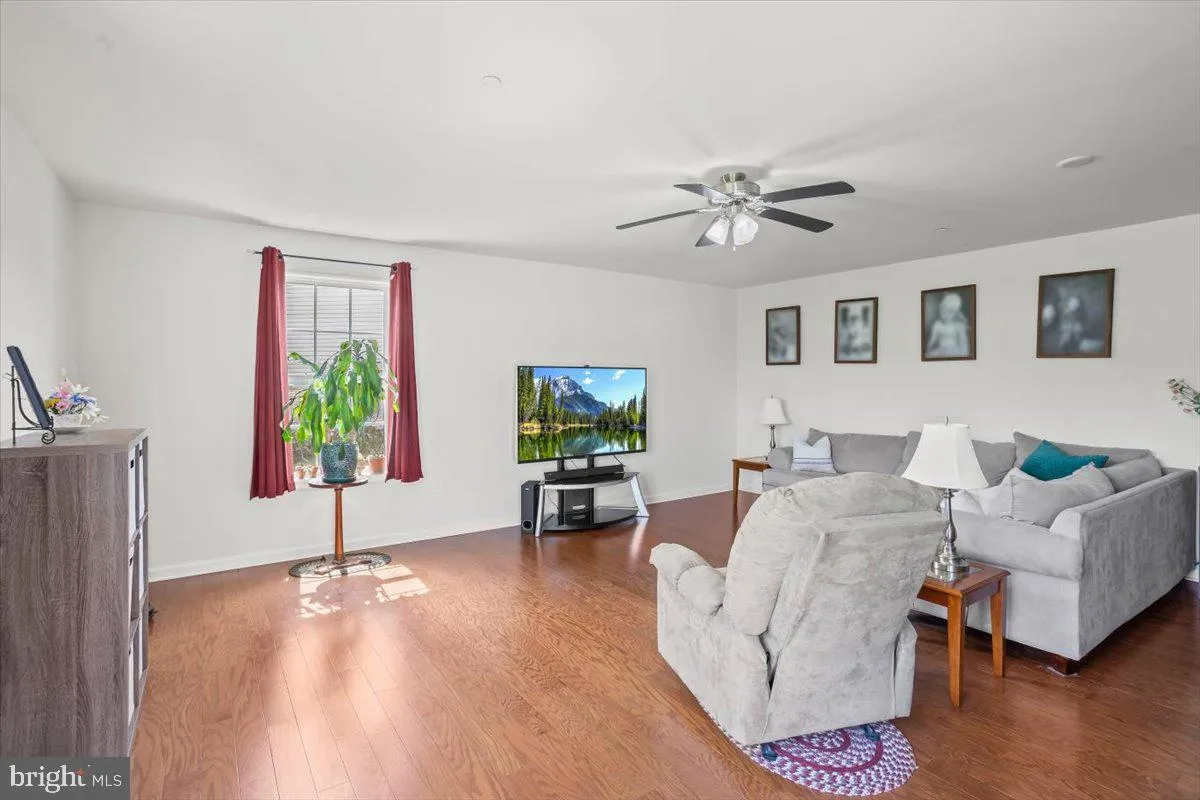 Palmyra, Pennsylvania 17078, United States, 3 Bedrooms Bedrooms, ,3 BathroomsBathrooms,Residential,Active,169734