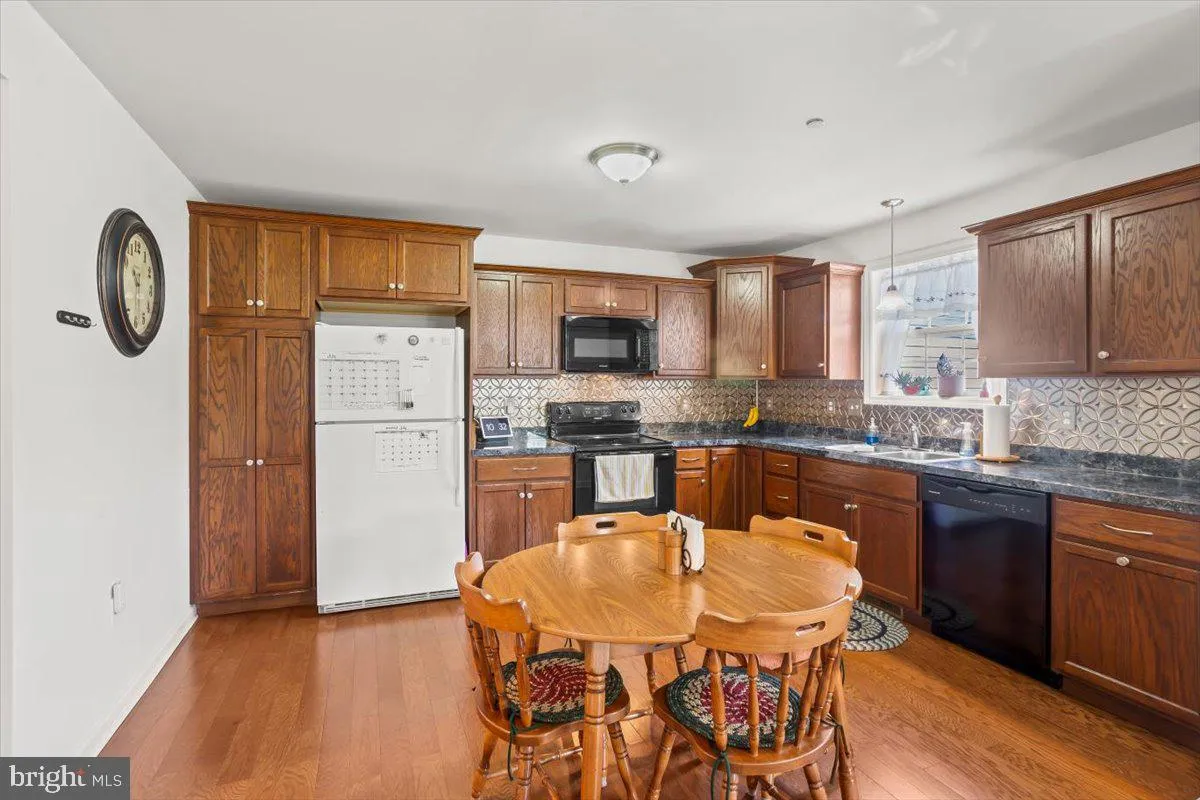 Palmyra, Pennsylvania 17078, United States, 3 Bedrooms Bedrooms, ,3 BathroomsBathrooms,Residential,Active,169734