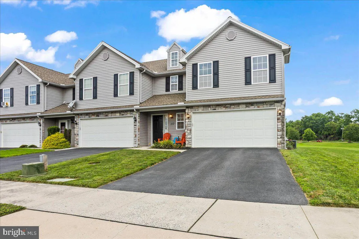 Palmyra, Pennsylvania 17078, United States, 3 Bedrooms Bedrooms, ,3 BathroomsBathrooms,Residential,Active,169734