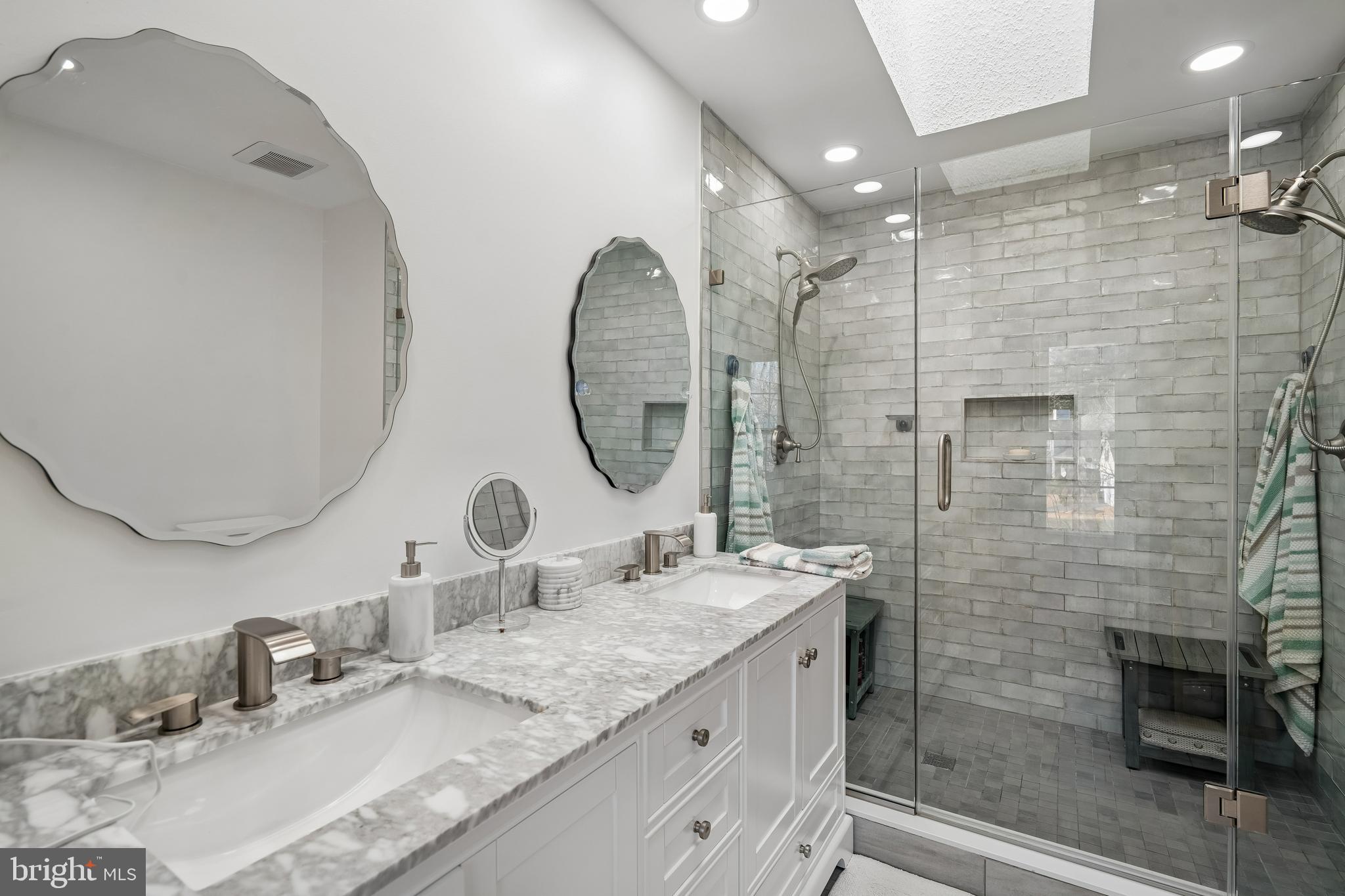 MIDDLEBRIDGE - Residential