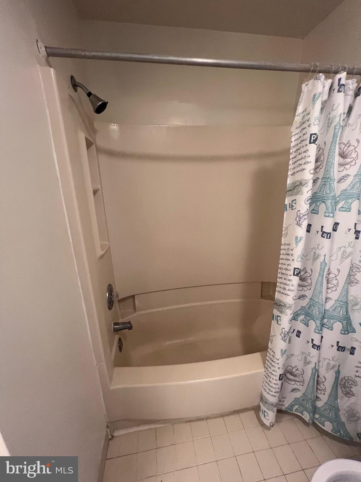 SEVEN OAKS - Residential Lease