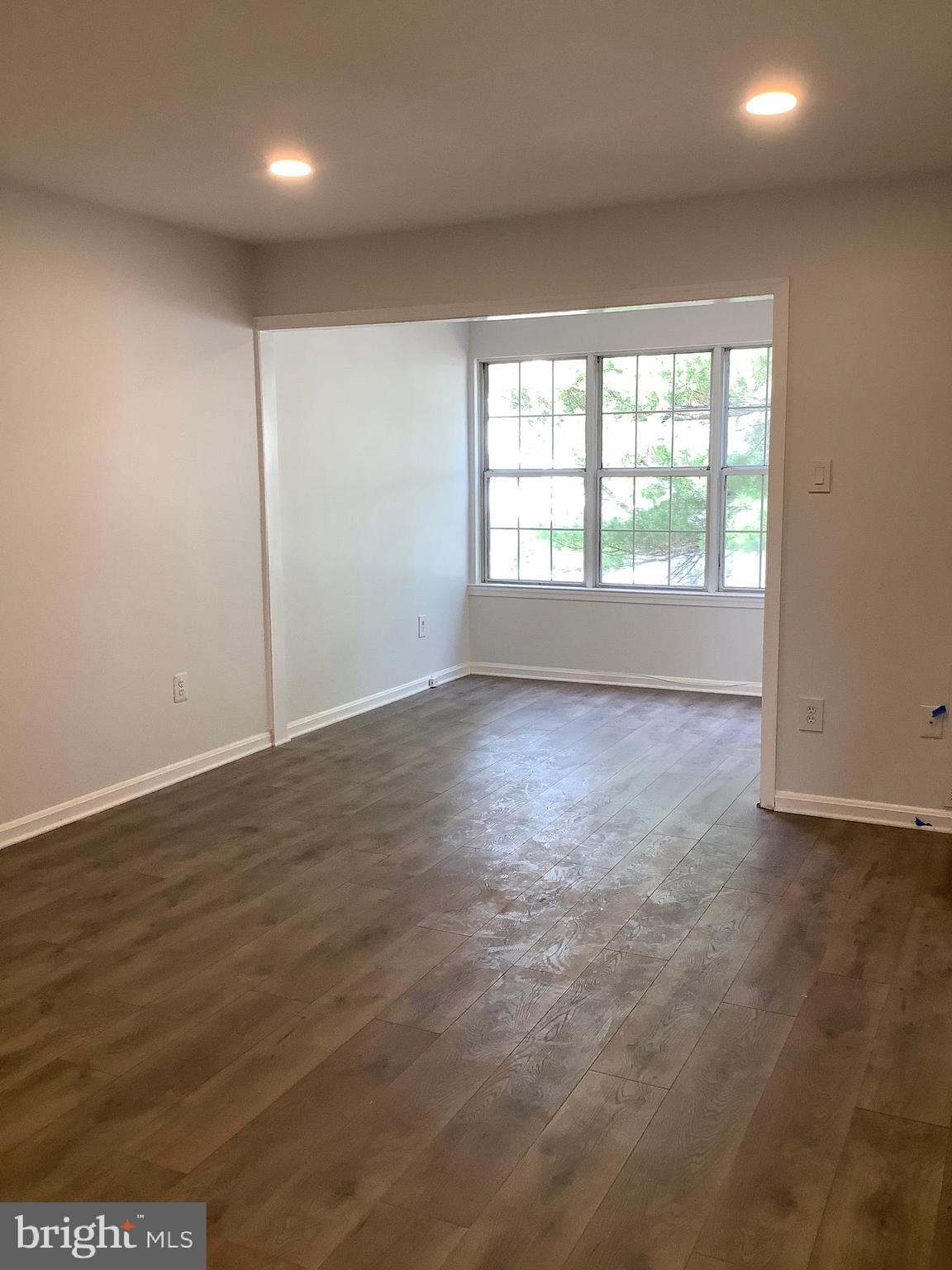 LONGMEAD CROSSING - Residential Lease