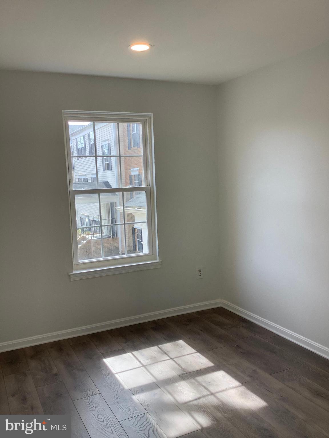 LONGMEAD CROSSING - Residential Lease