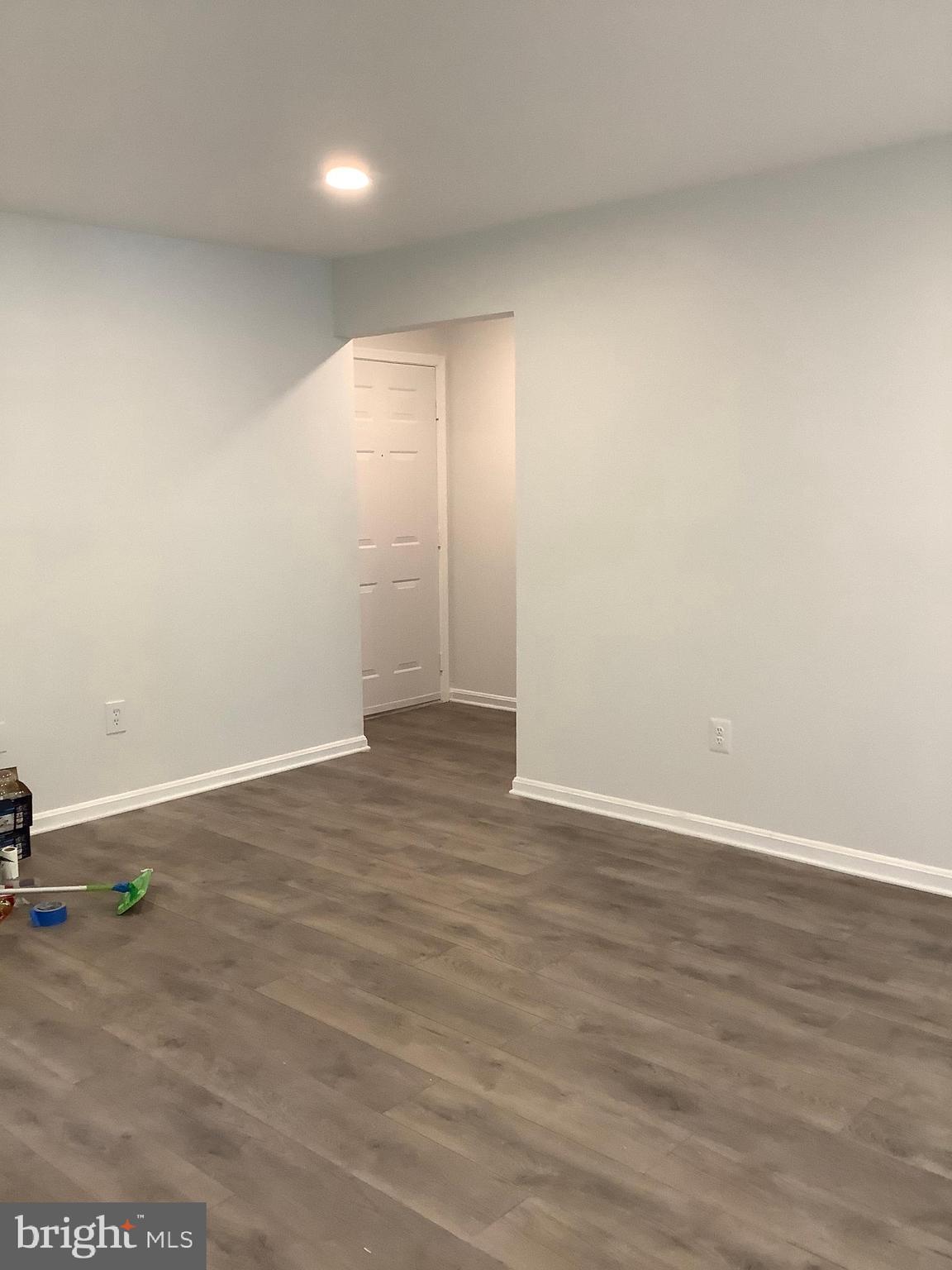 LONGMEAD CROSSING - Residential Lease