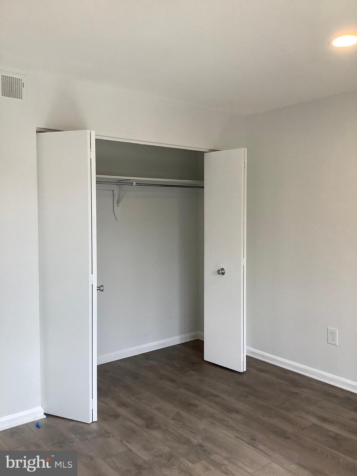 LONGMEAD CROSSING - Residential Lease