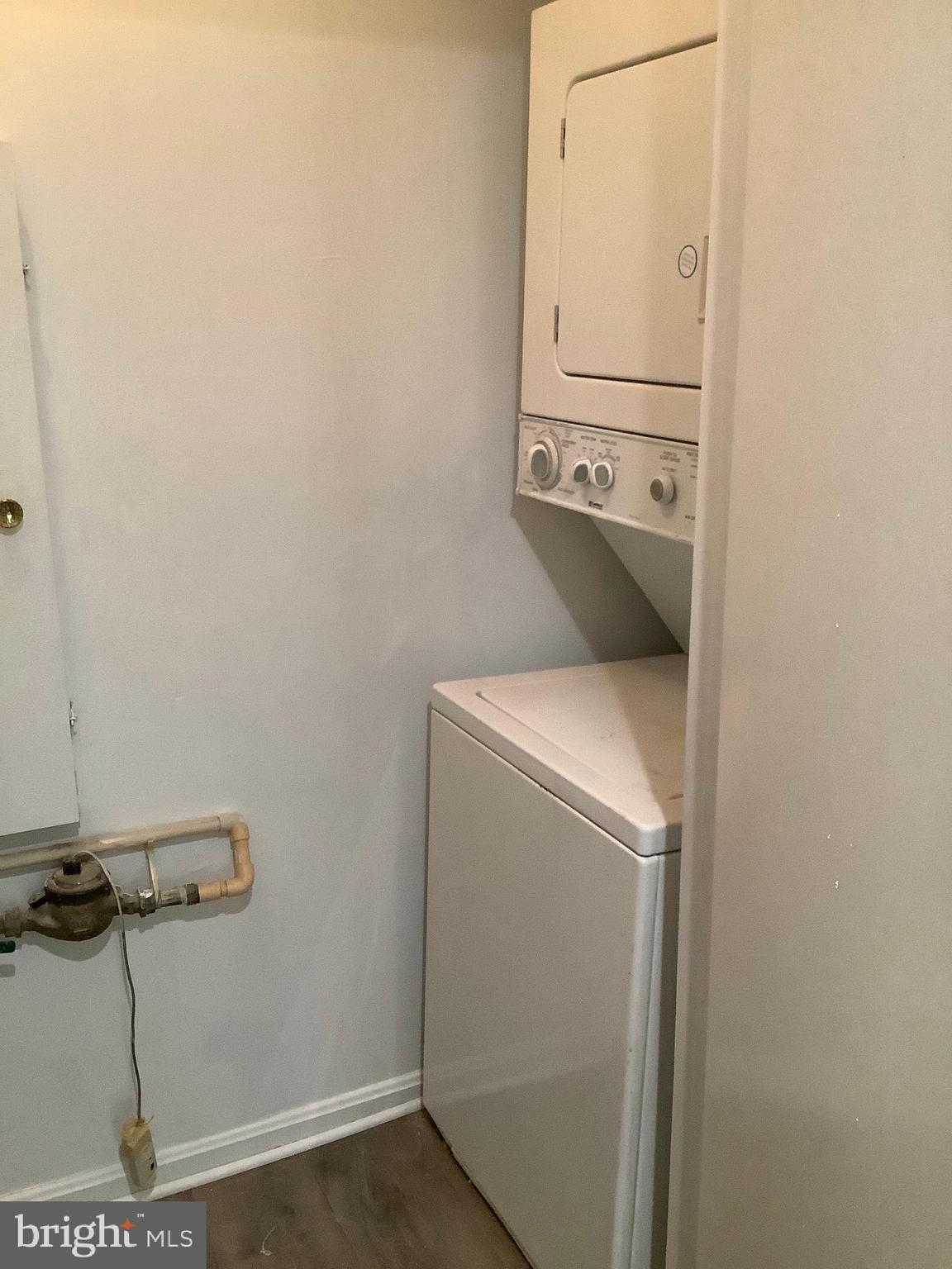 LONGMEAD CROSSING - Residential Lease