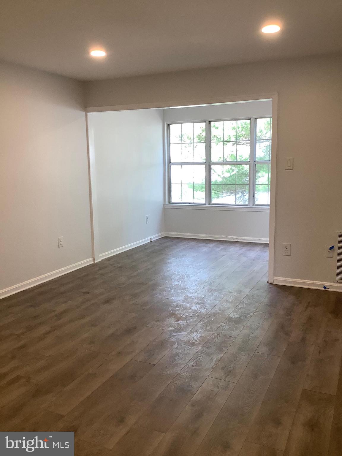 LONGMEAD CROSSING - Residential Lease