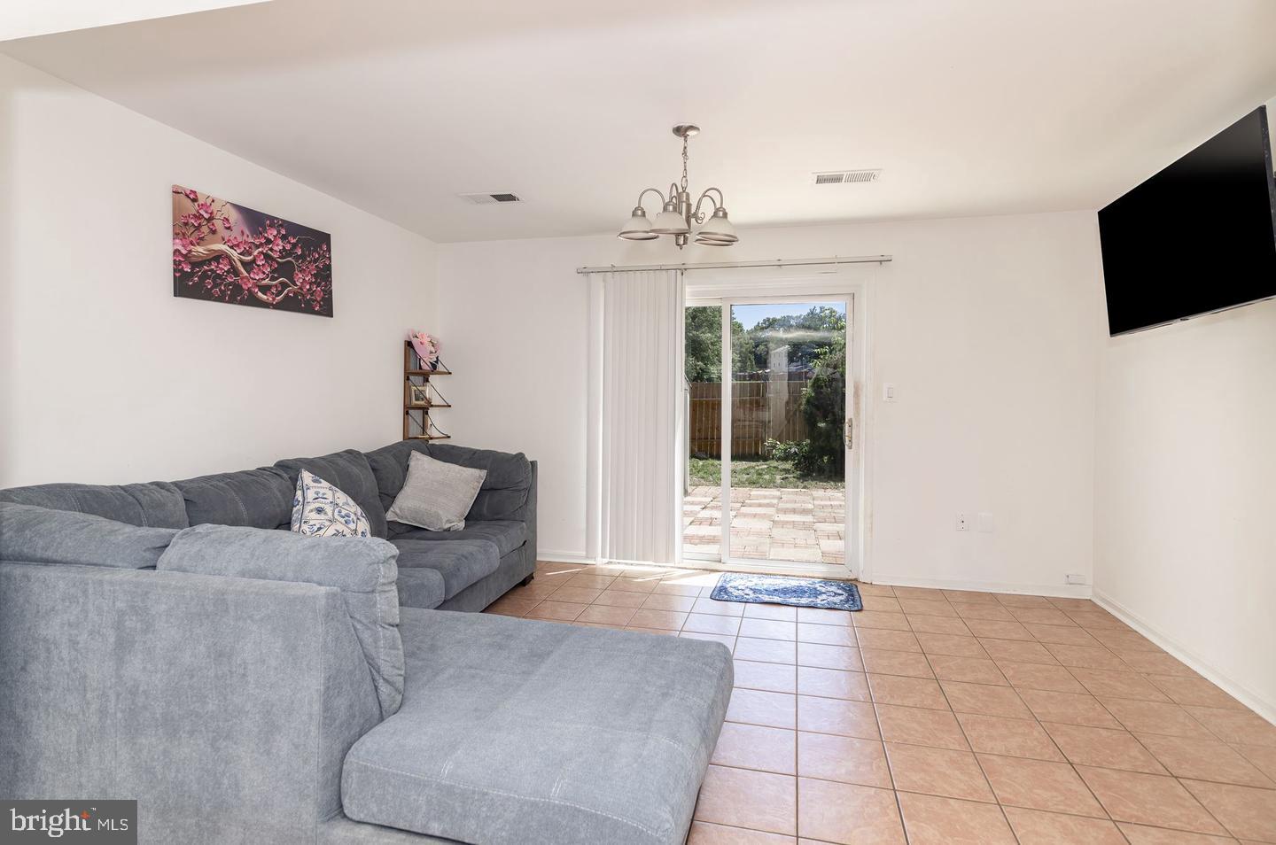 7507 BOSBURY COURT