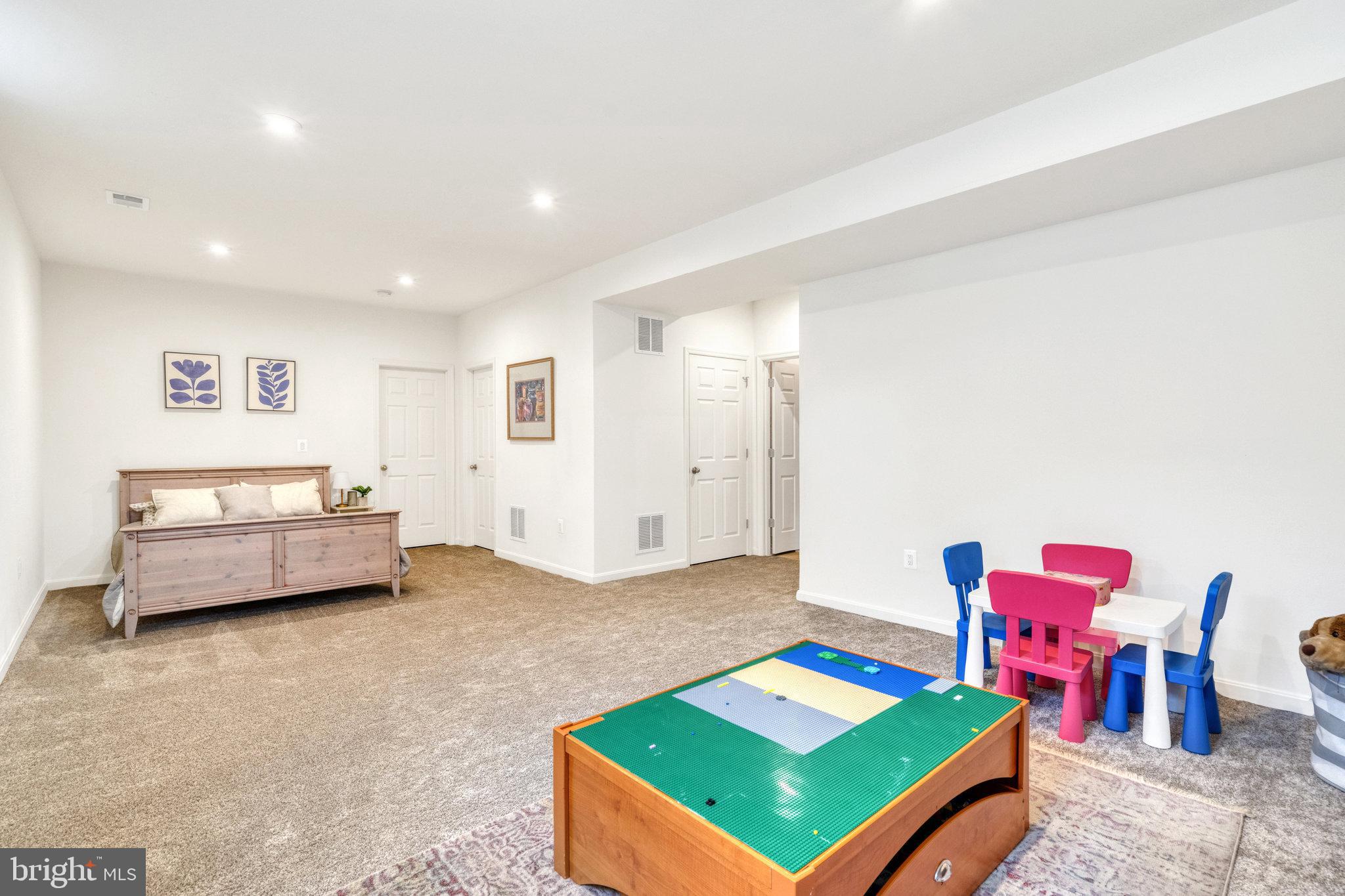 EMBREY MILL - Residential