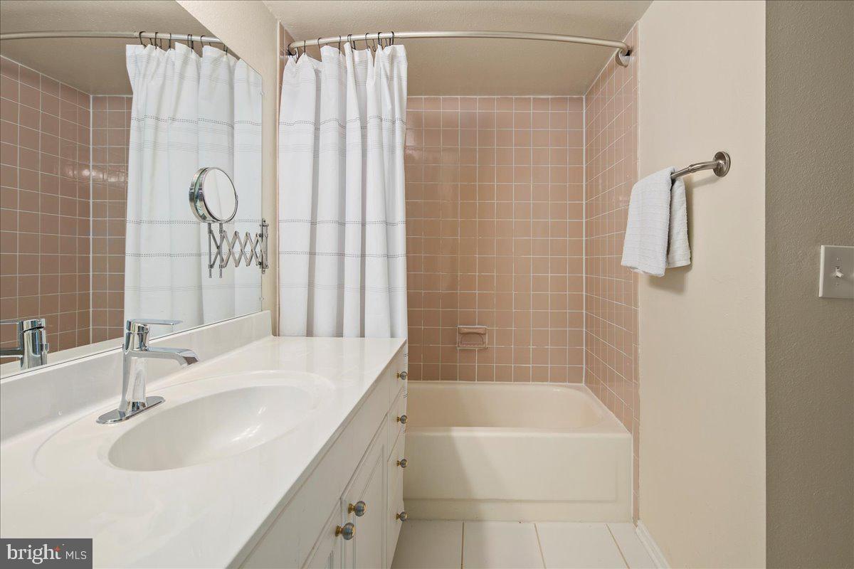 ALEXANDRIA KNOLLS - Residential