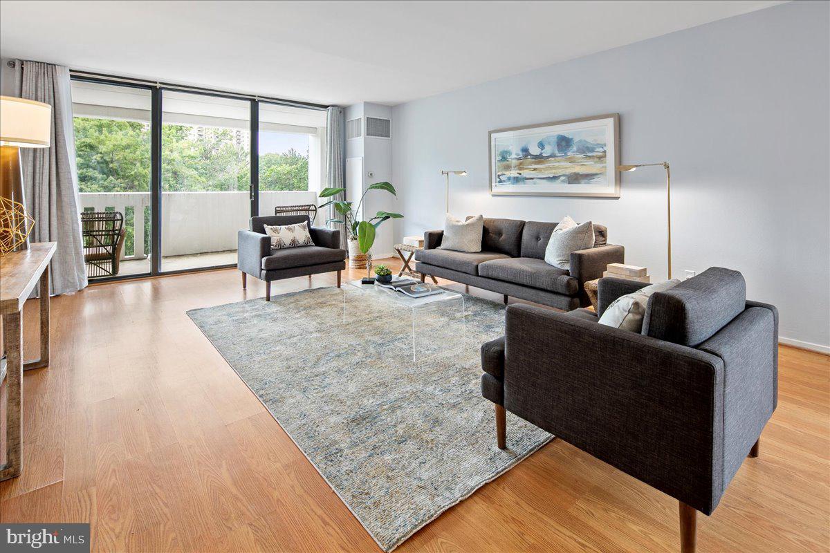 ALEXANDRIA KNOLLS - Residential