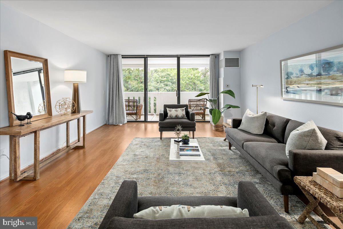 ALEXANDRIA KNOLLS - Residential