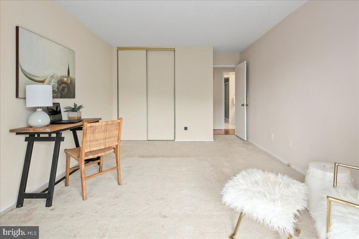 ALEXANDRIA KNOLLS - Residential