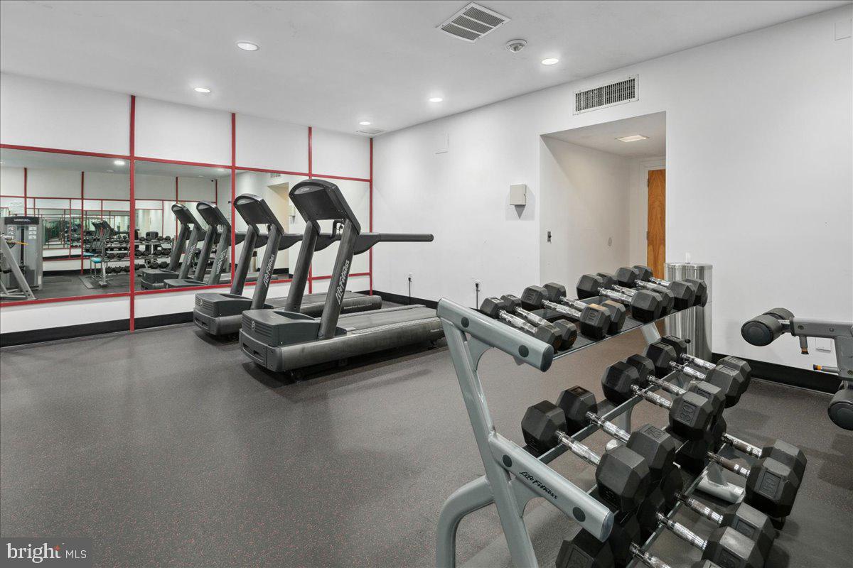 ALEXANDRIA KNOLLS - Residential