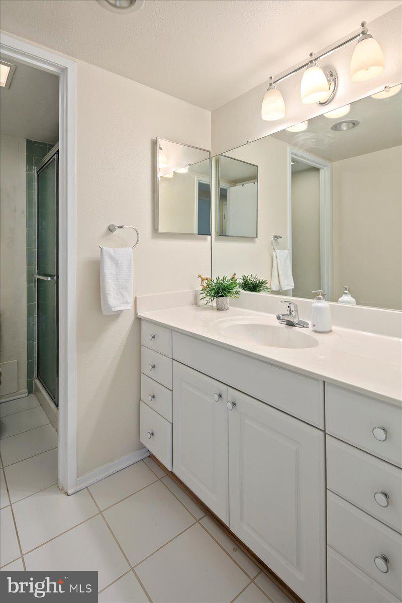 ALEXANDRIA KNOLLS - Residential