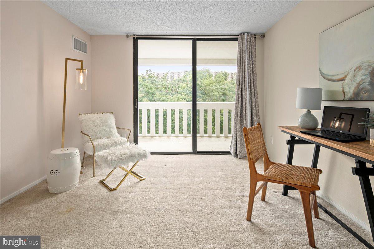 ALEXANDRIA KNOLLS - Residential