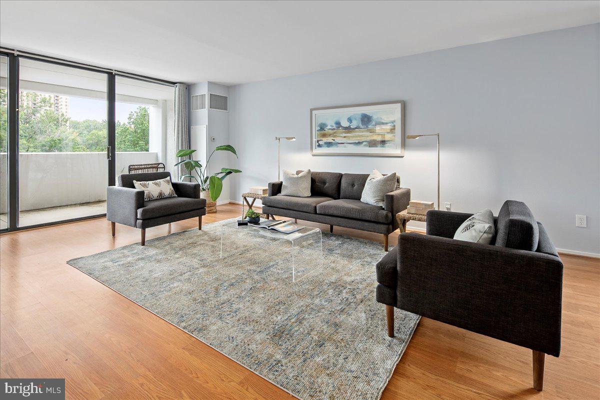 ALEXANDRIA KNOLLS - Residential