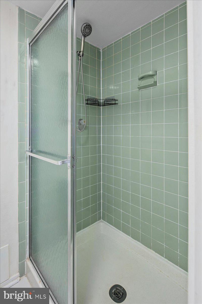 ALEXANDRIA KNOLLS - Residential