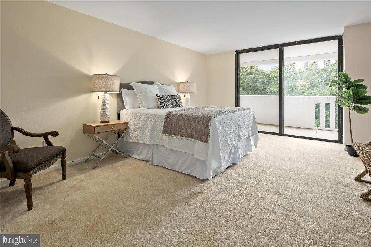 ALEXANDRIA KNOLLS - Residential