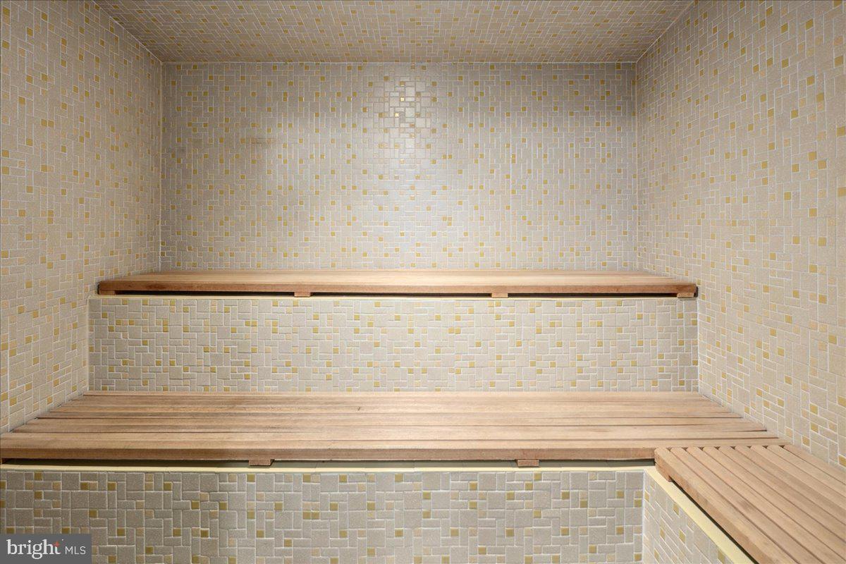 ALEXANDRIA KNOLLS - Residential