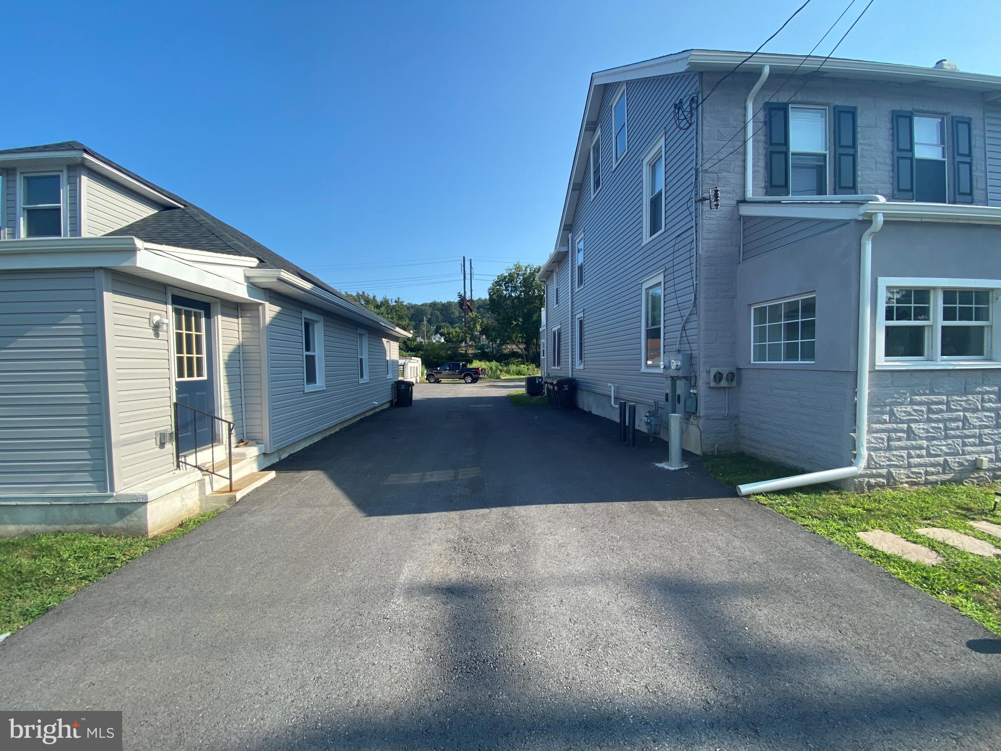 3546-3600 LINCOLN HIGHWAY