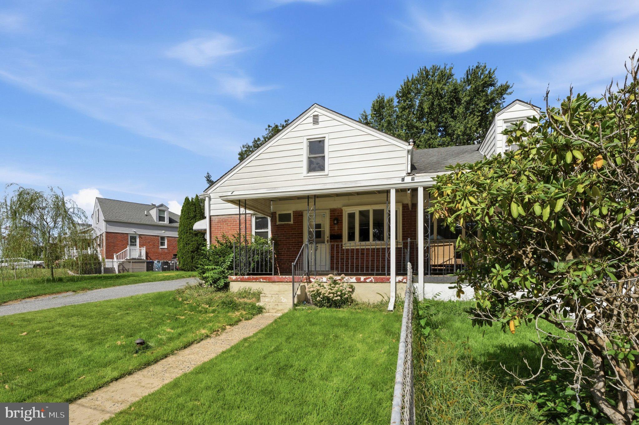 906 KINGSMAN ROAD
