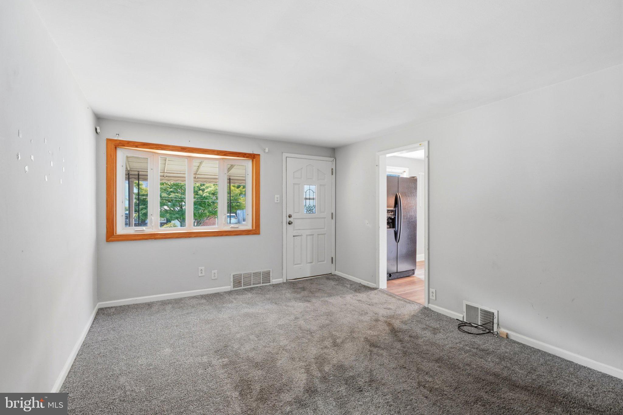 906 KINGSMAN ROAD