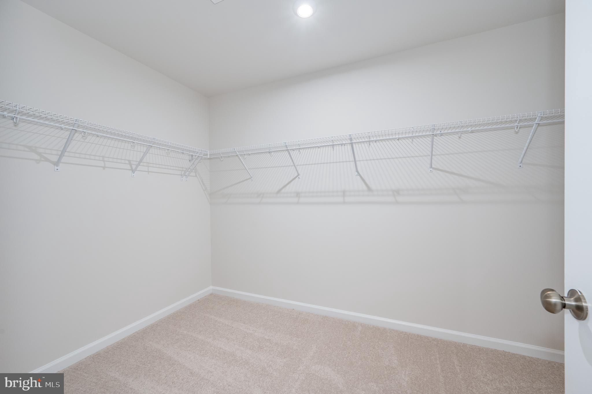 PRESIDENTS POINTE - Residential Lease