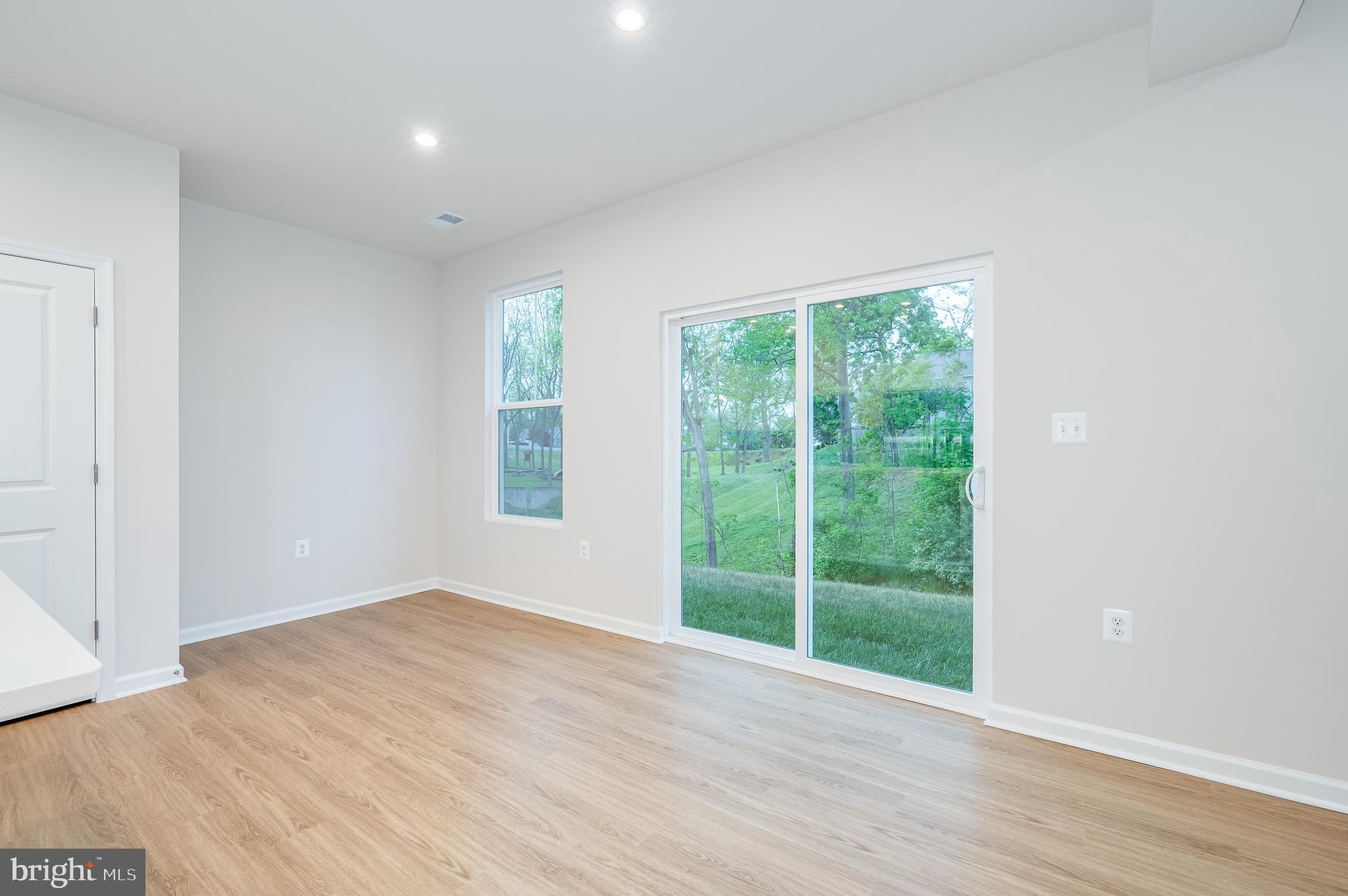 PRESIDENTS POINTE - Residential Lease