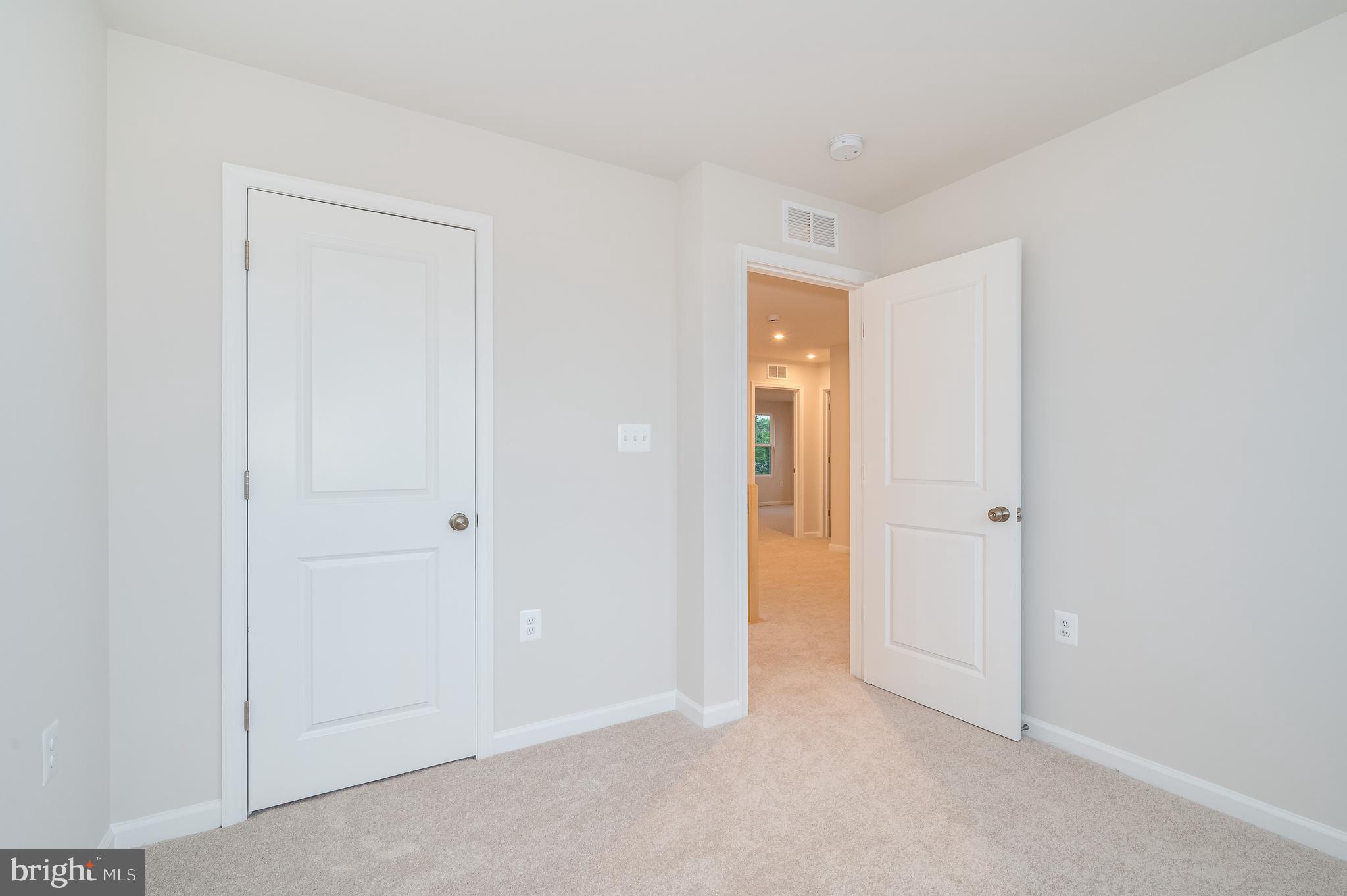 PRESIDENTS POINTE - Residential Lease