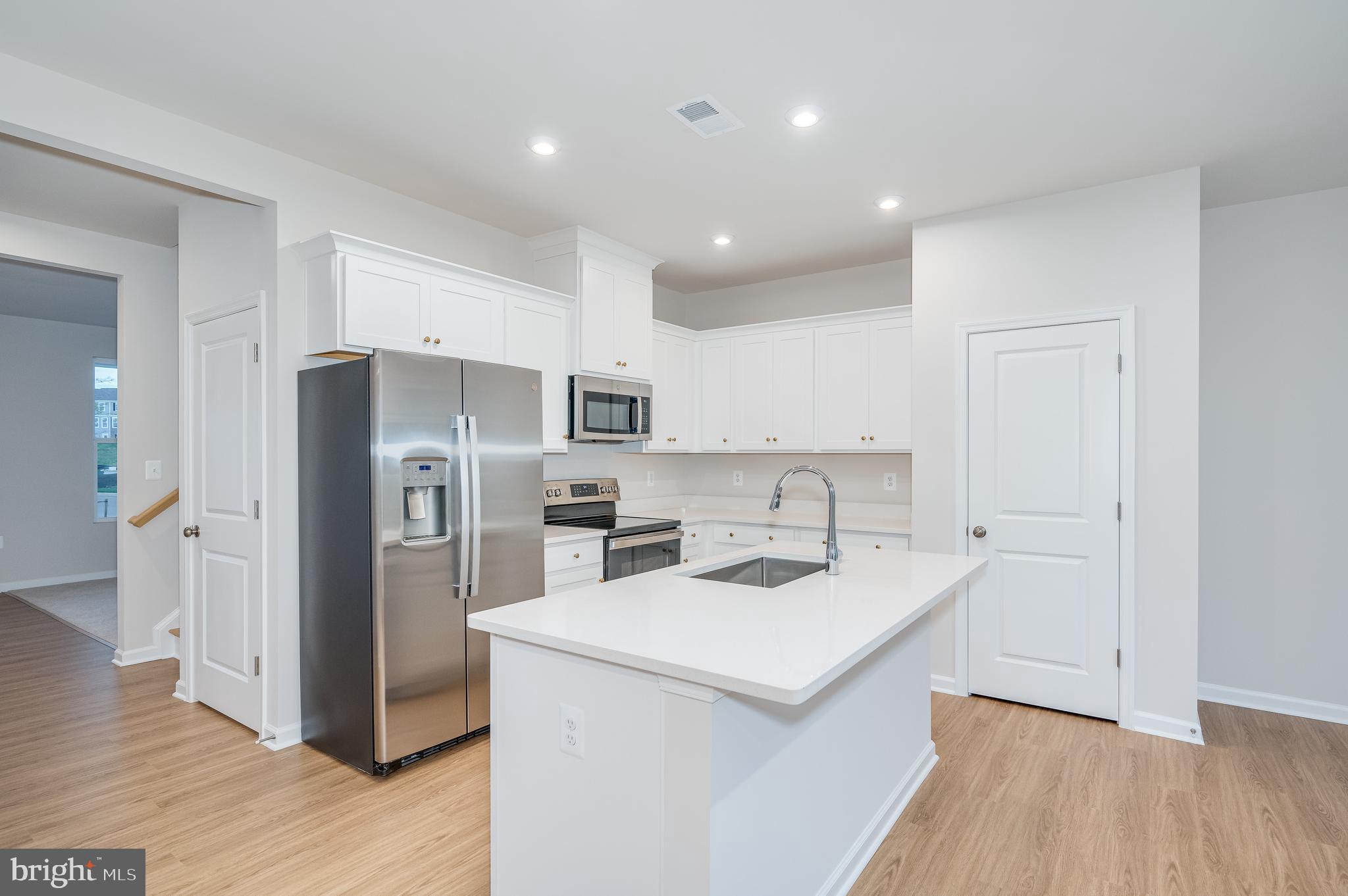 PRESIDENTS POINTE - Residential Lease