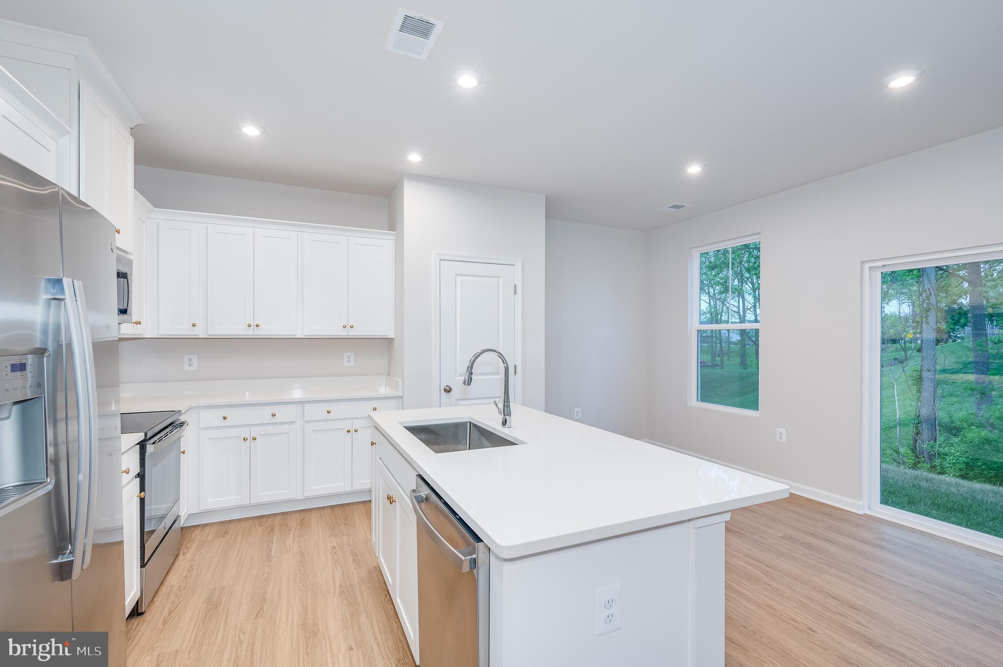 PRESIDENTS POINTE - Residential Lease