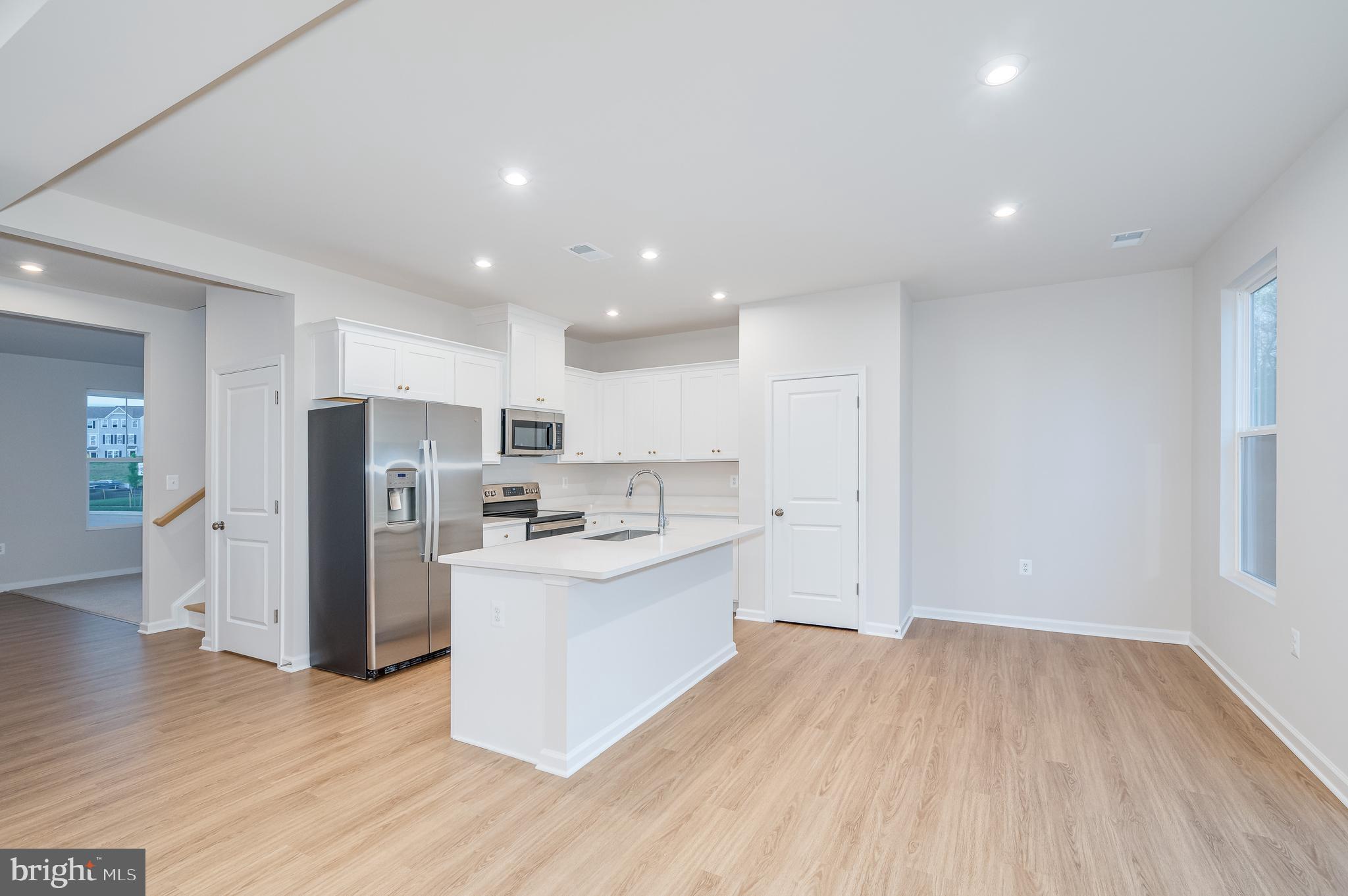 PRESIDENTS POINTE - Residential Lease